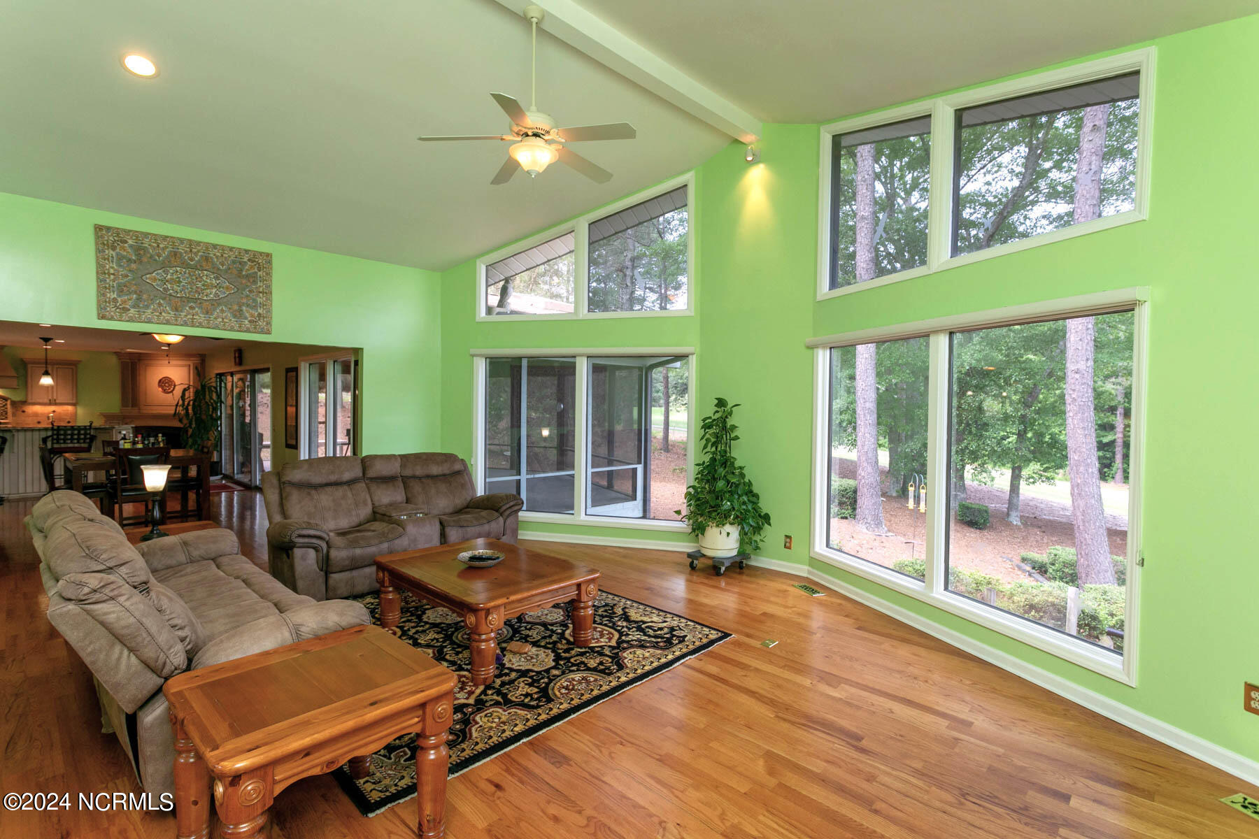 251 Devonshire Avenue W