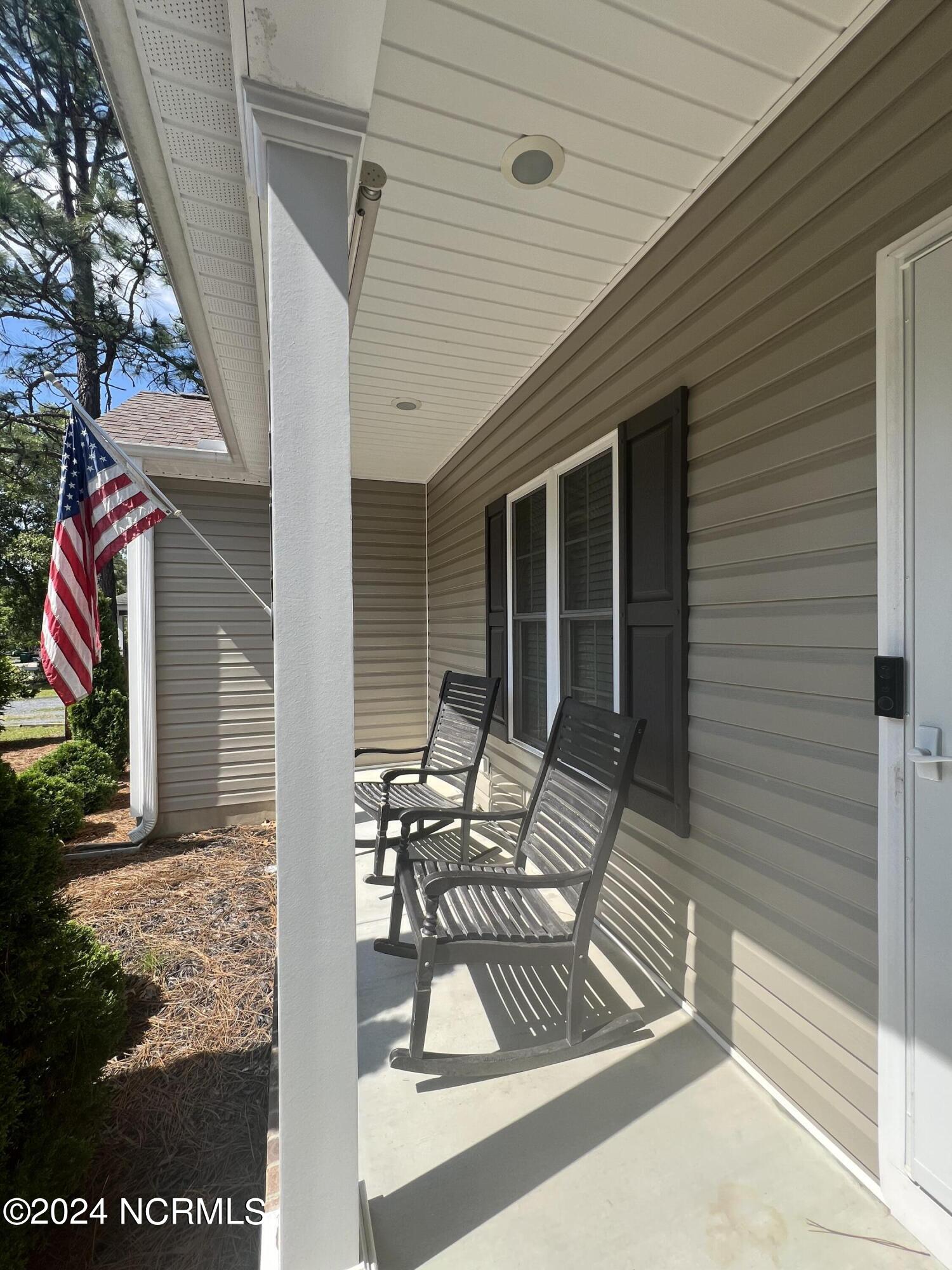 1475 Longleaf Drive E