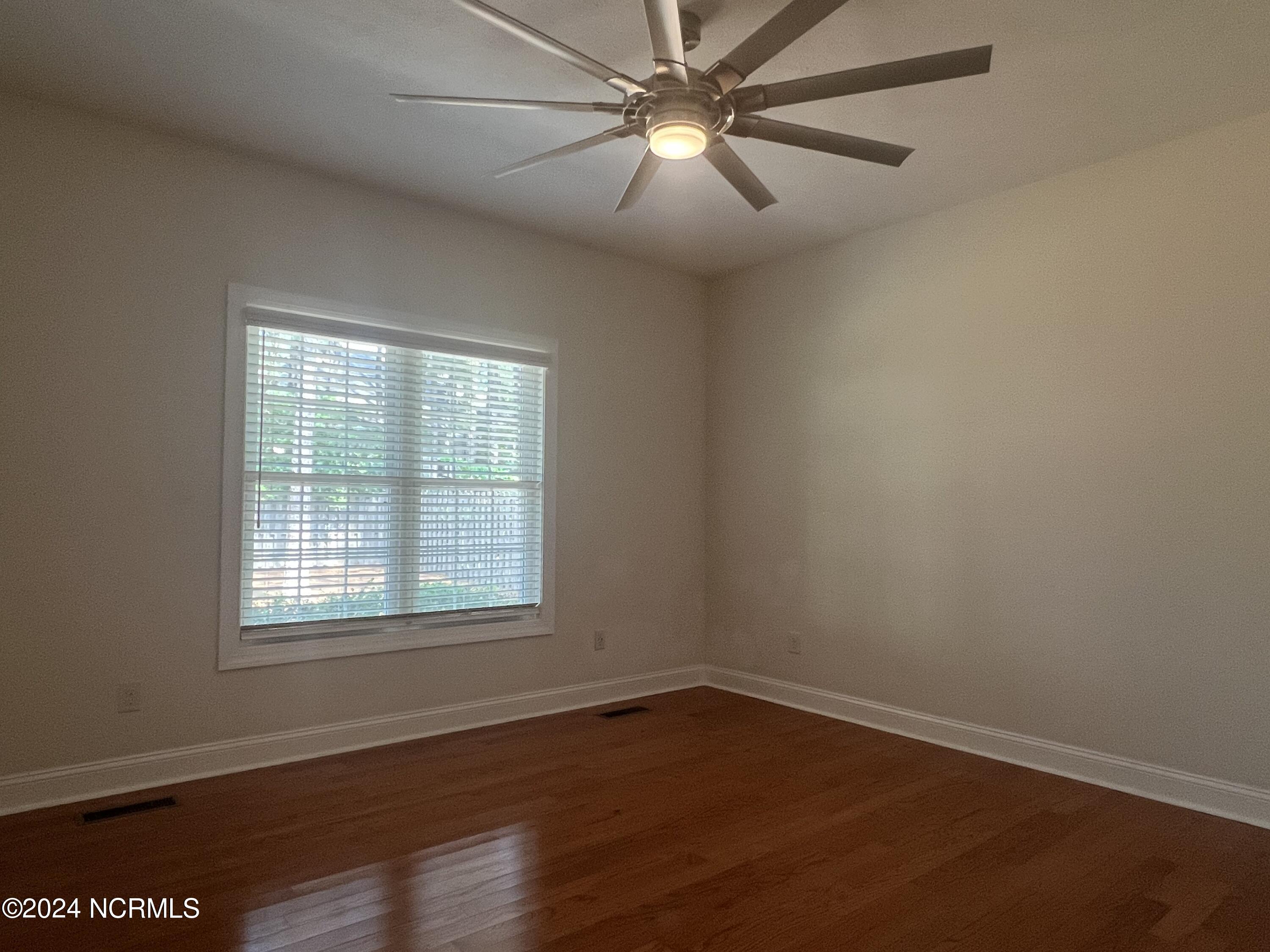 1475 Longleaf Drive E