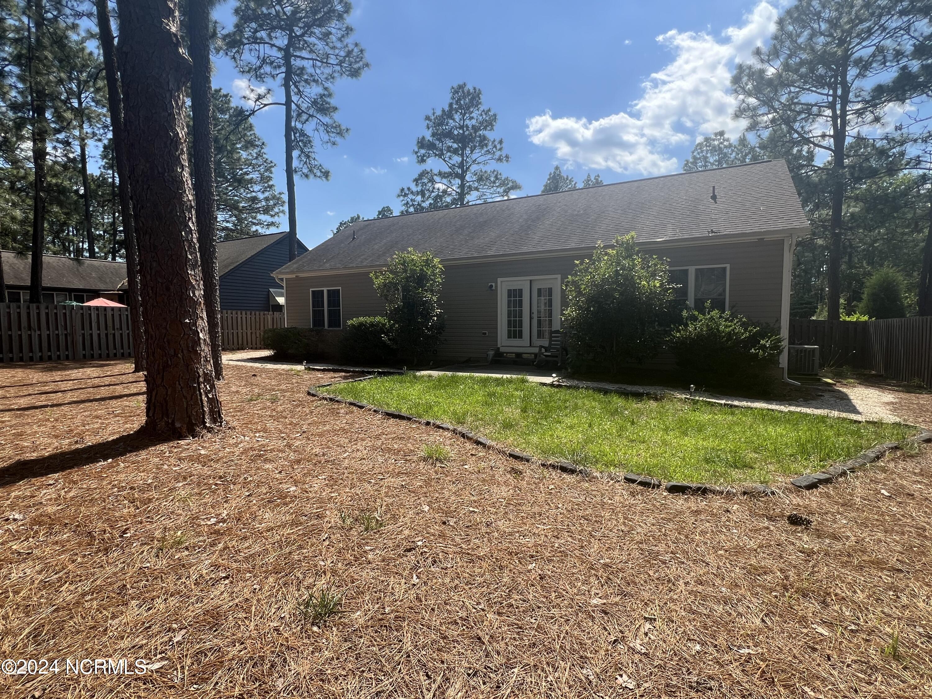 1475 Longleaf Drive E