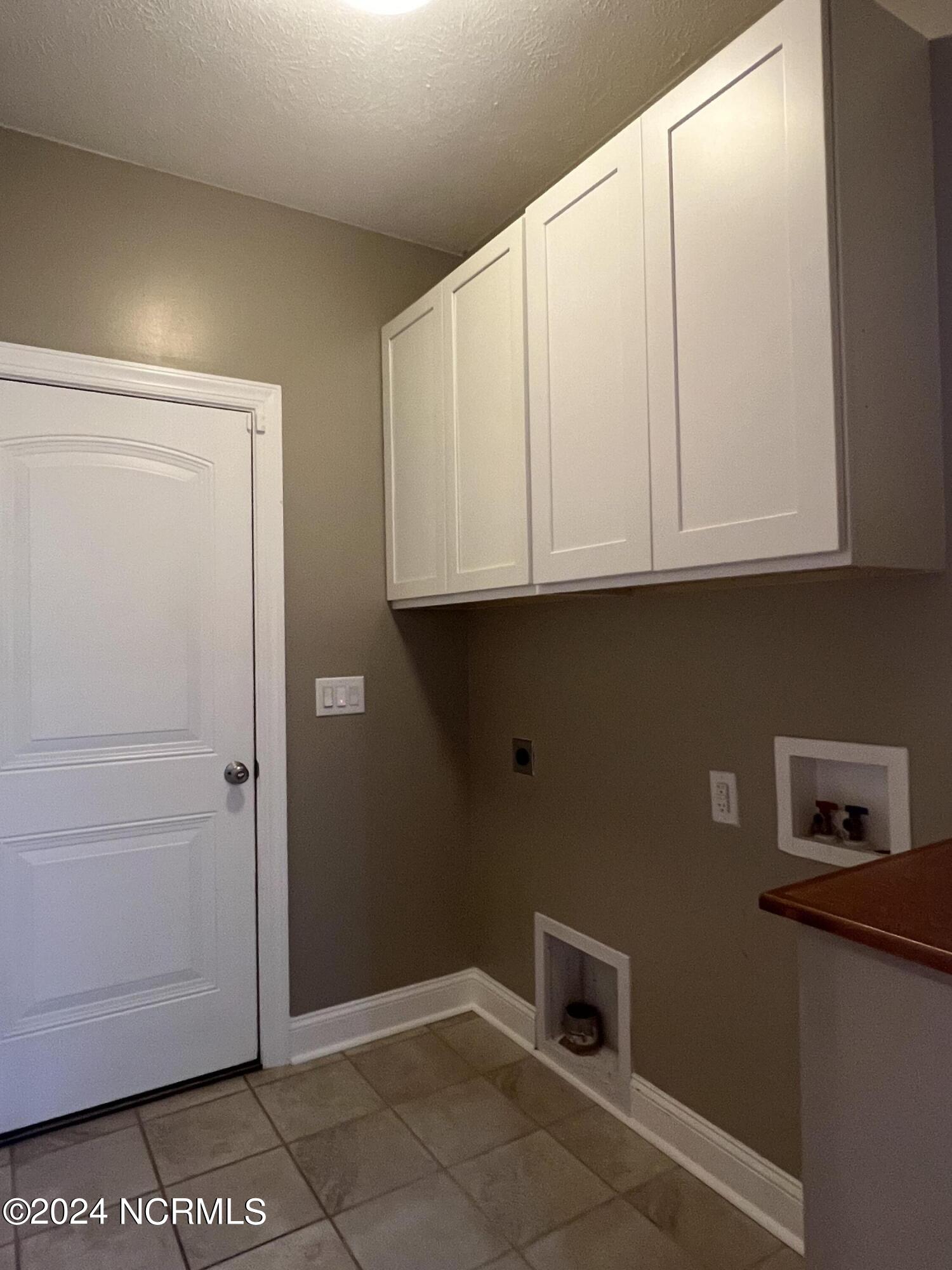 1475 Longleaf Drive E