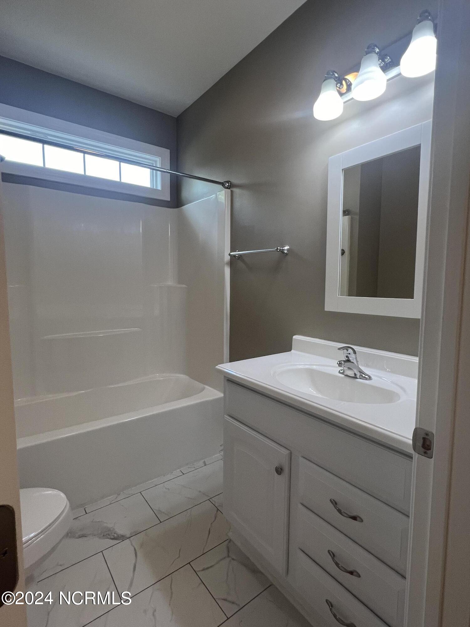 1475 Longleaf Drive E