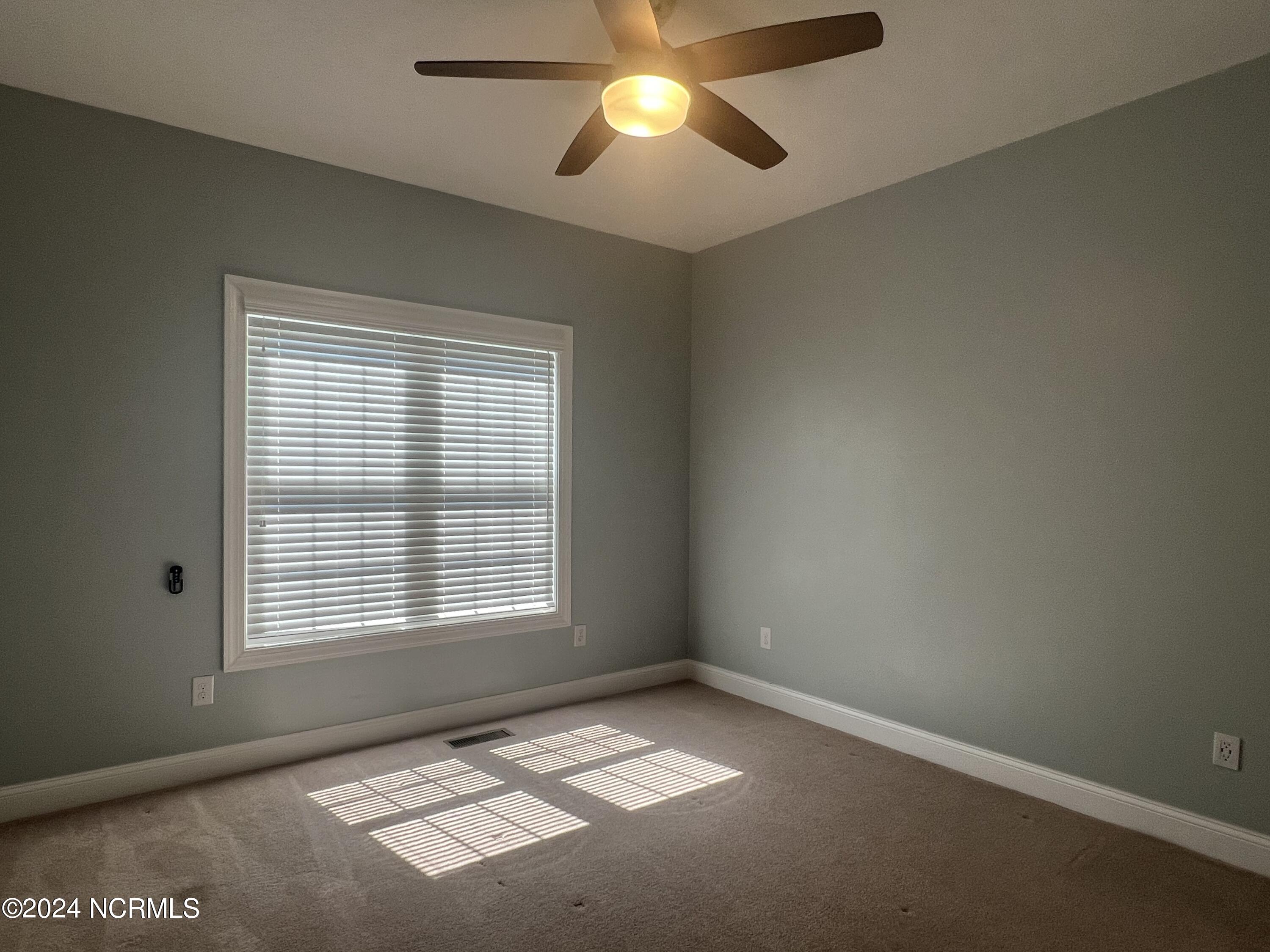 1475 Longleaf Drive E