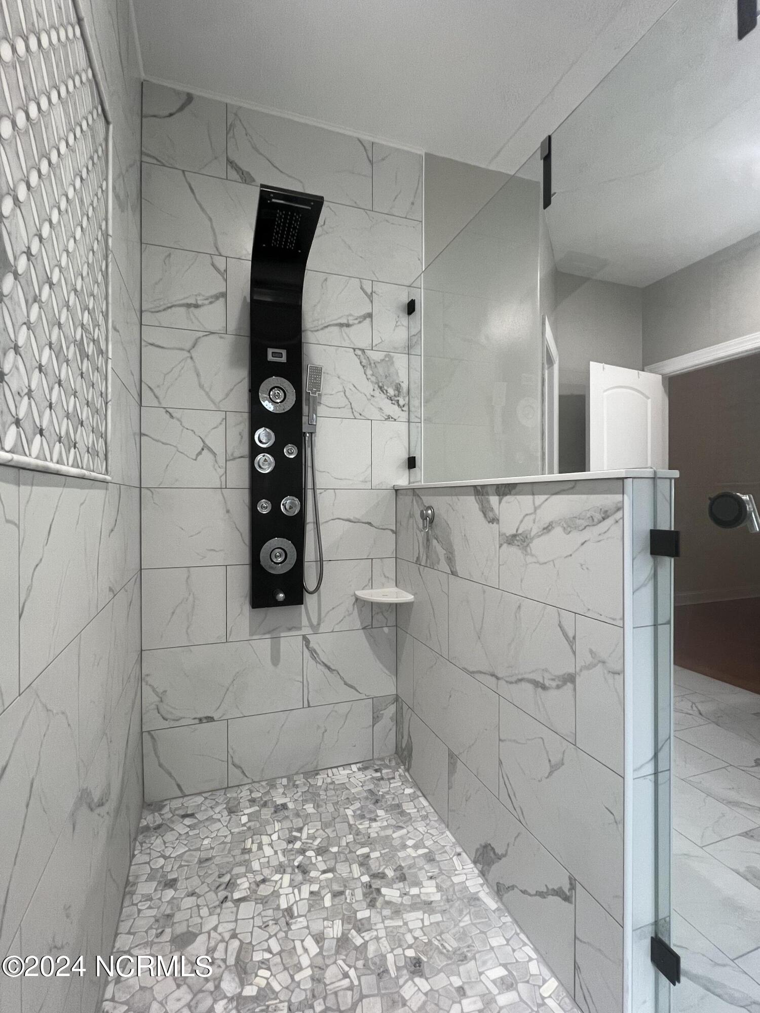 1475 Longleaf Drive E