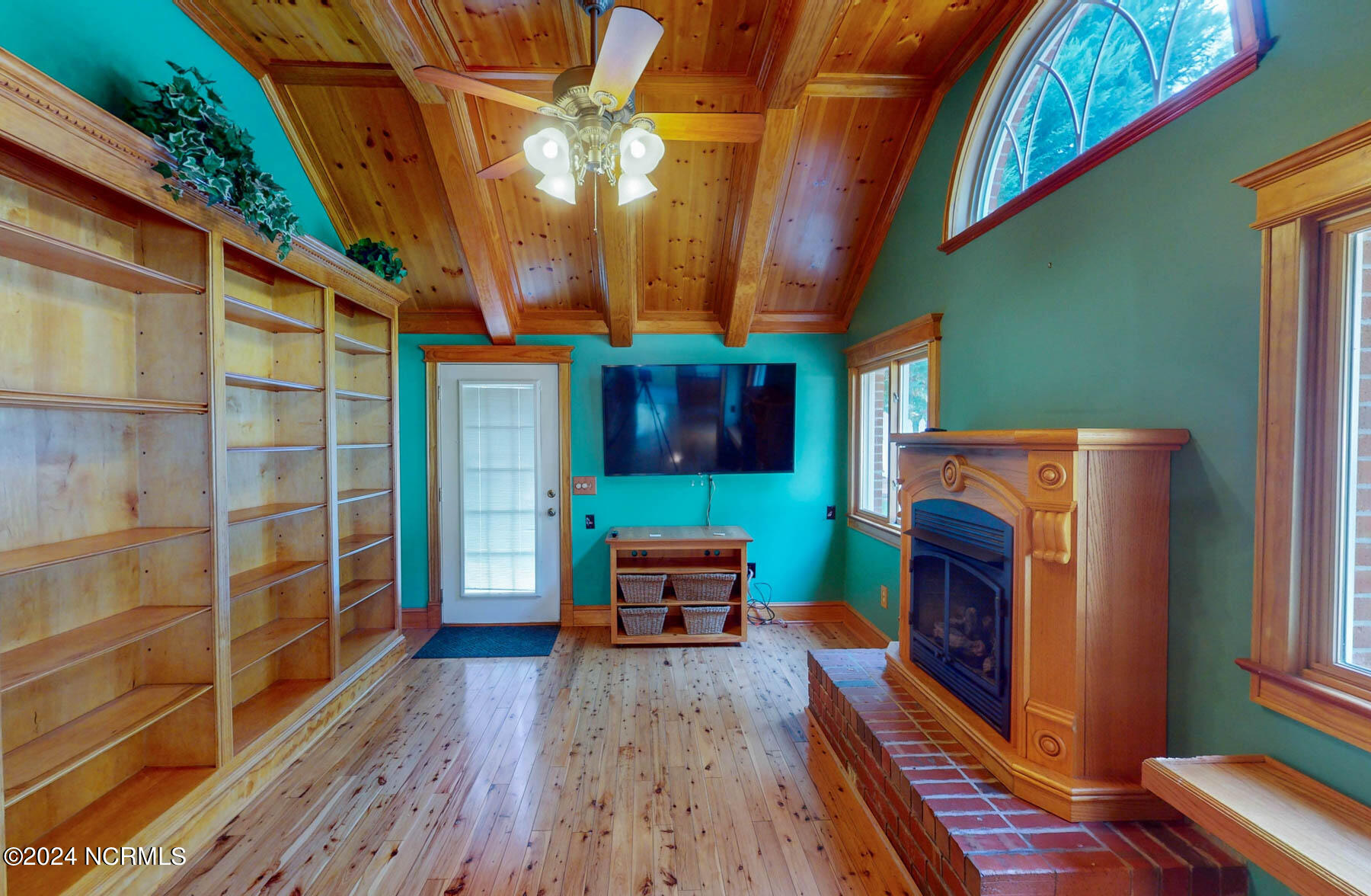 355 Pine Vista Drive