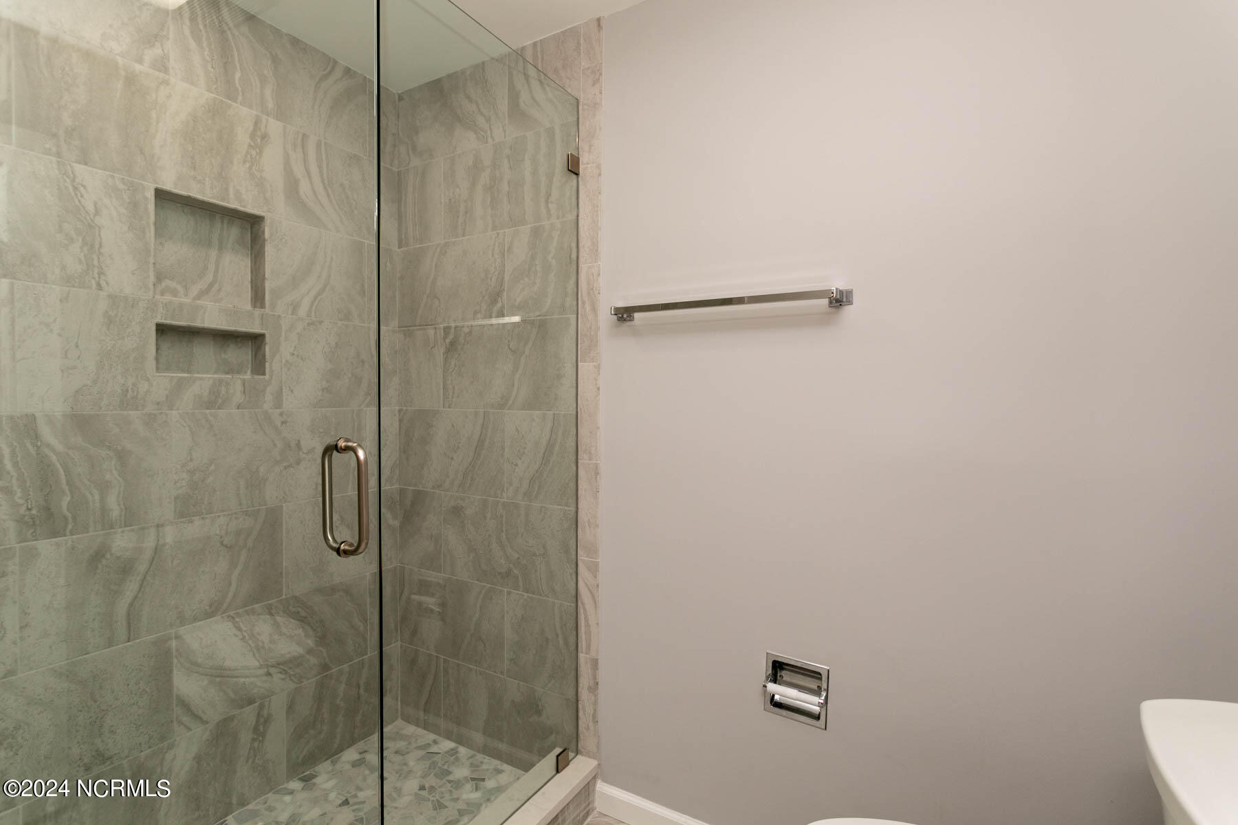 270 Mckenzie Road W, 51