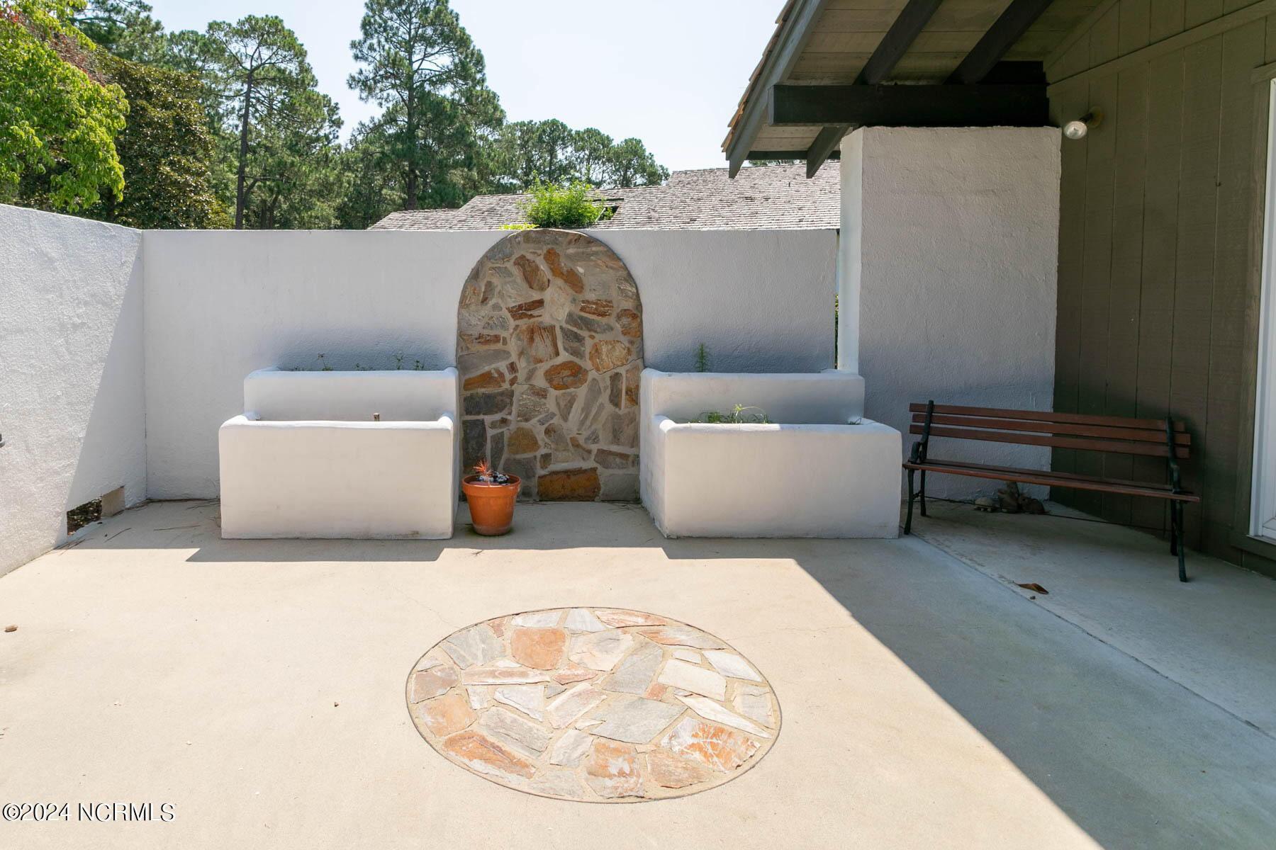 270 Mckenzie Road W, 51