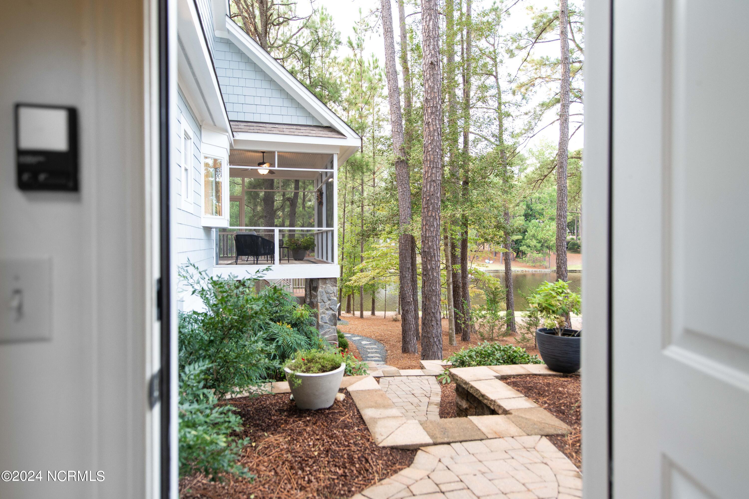 32 Loch Lomond Court