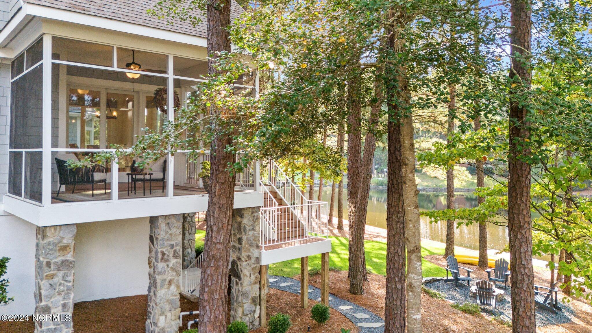 32 Loch Lomond Court