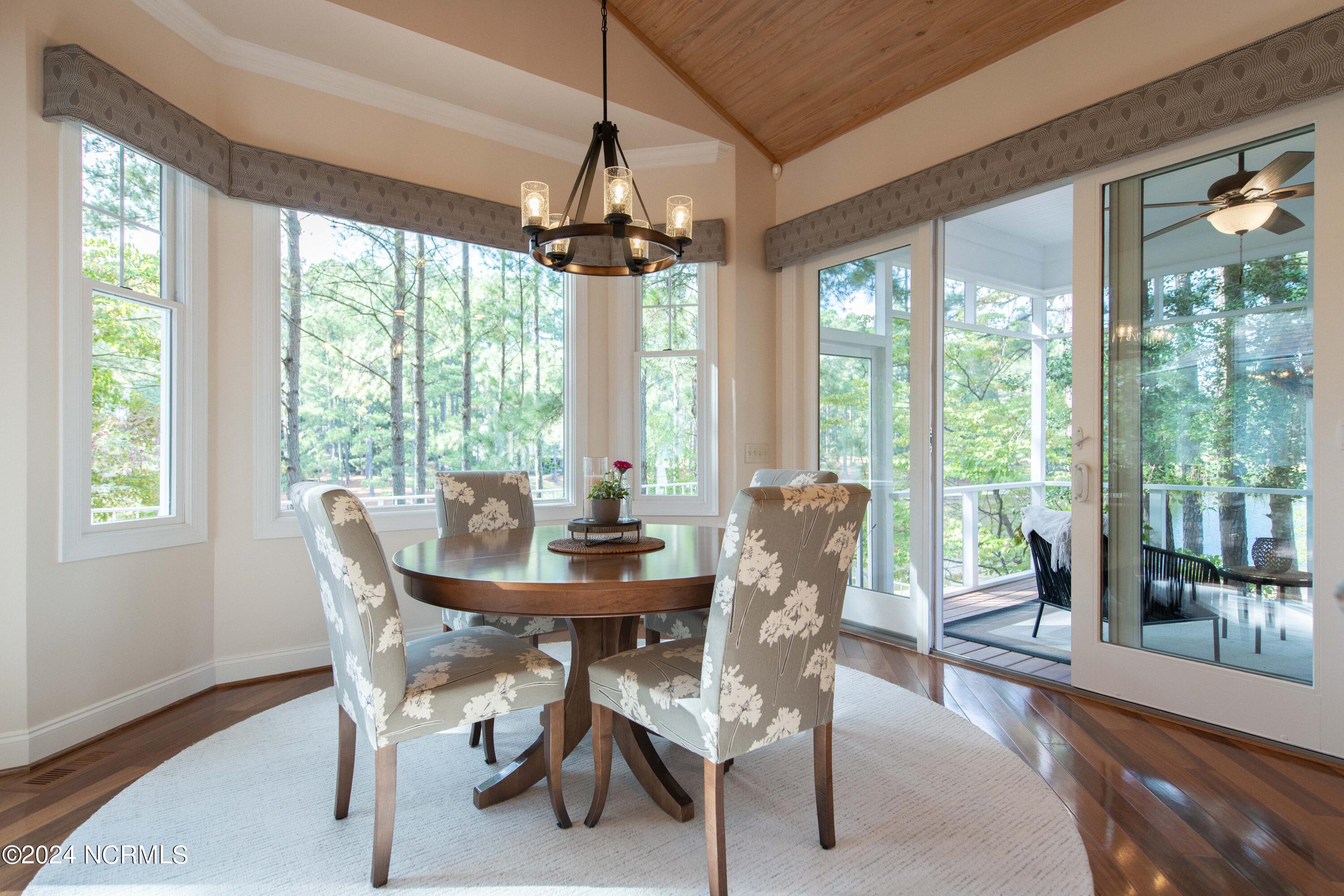 32 Loch Lomond Court