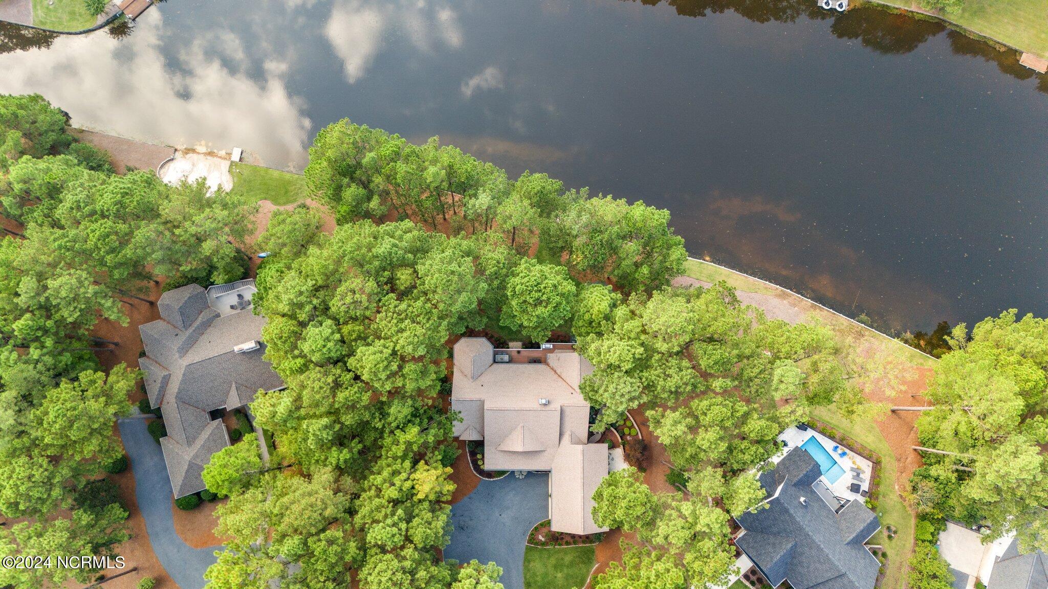 32 Loch Lomond Court