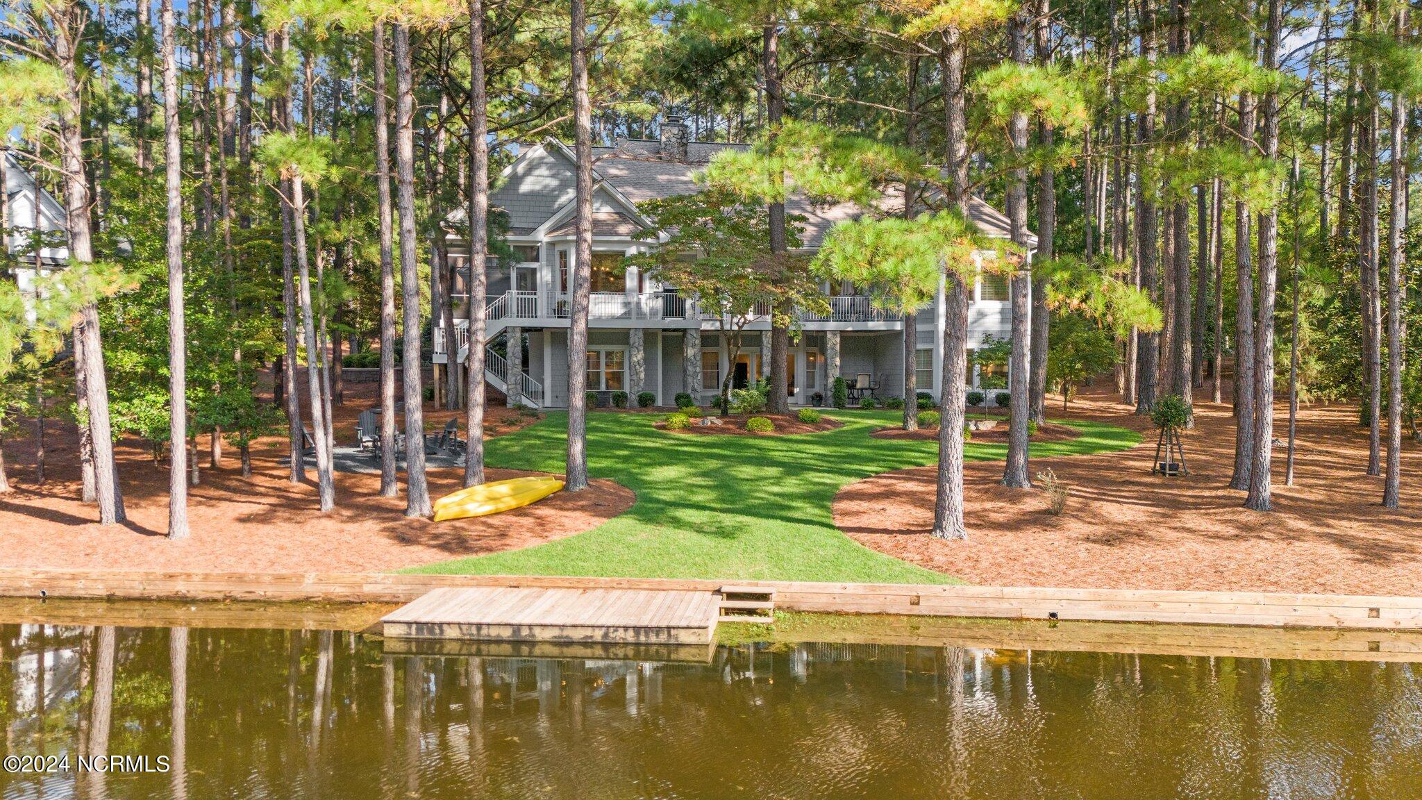 32 Loch Lomond Court