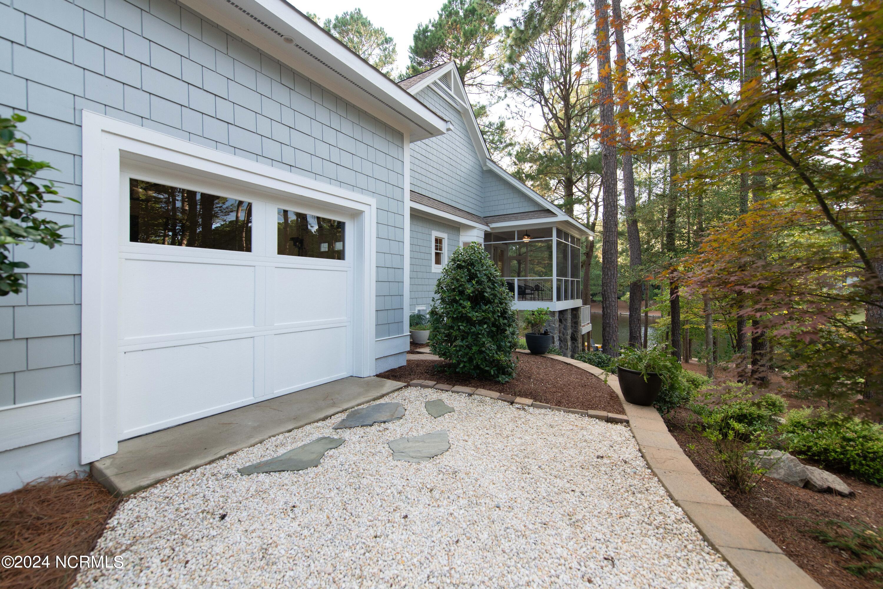 32 Loch Lomond Court