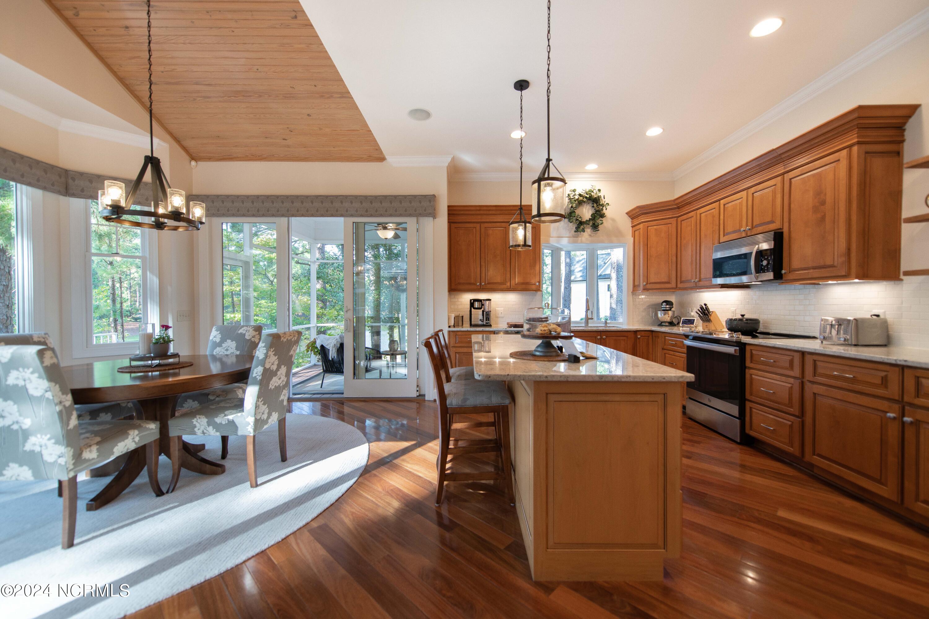 32 Loch Lomond Court