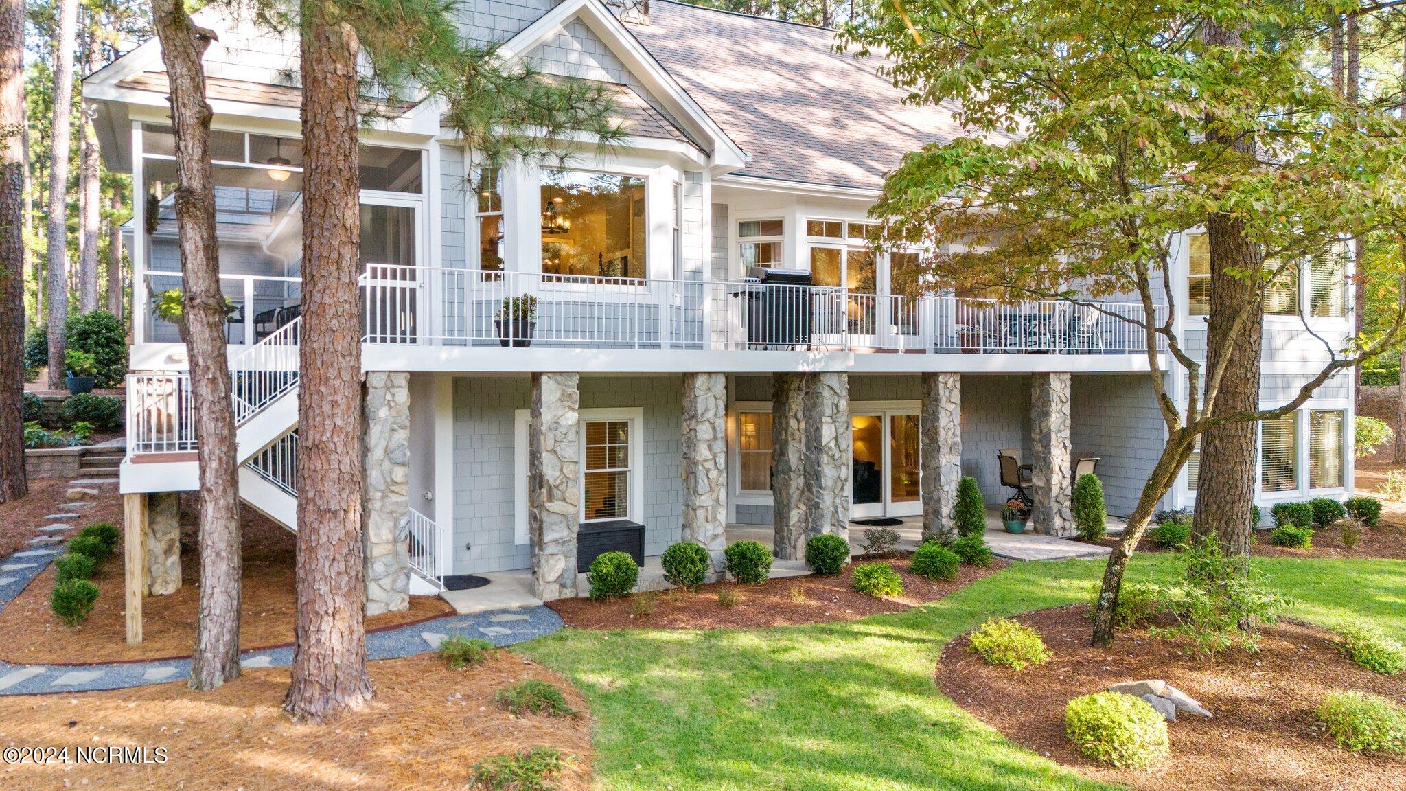 32 Loch Lomond Court