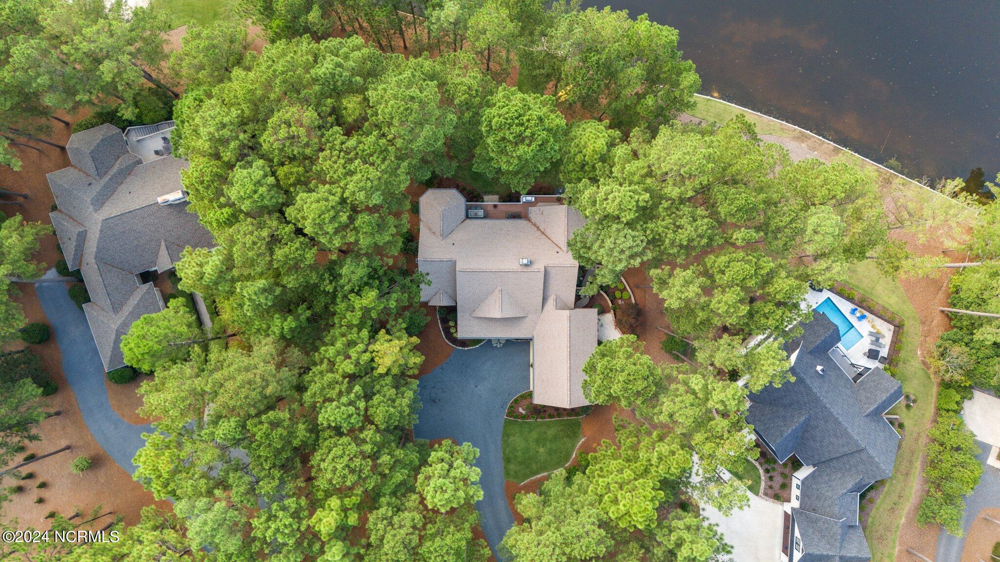 32 Loch Lomond Court