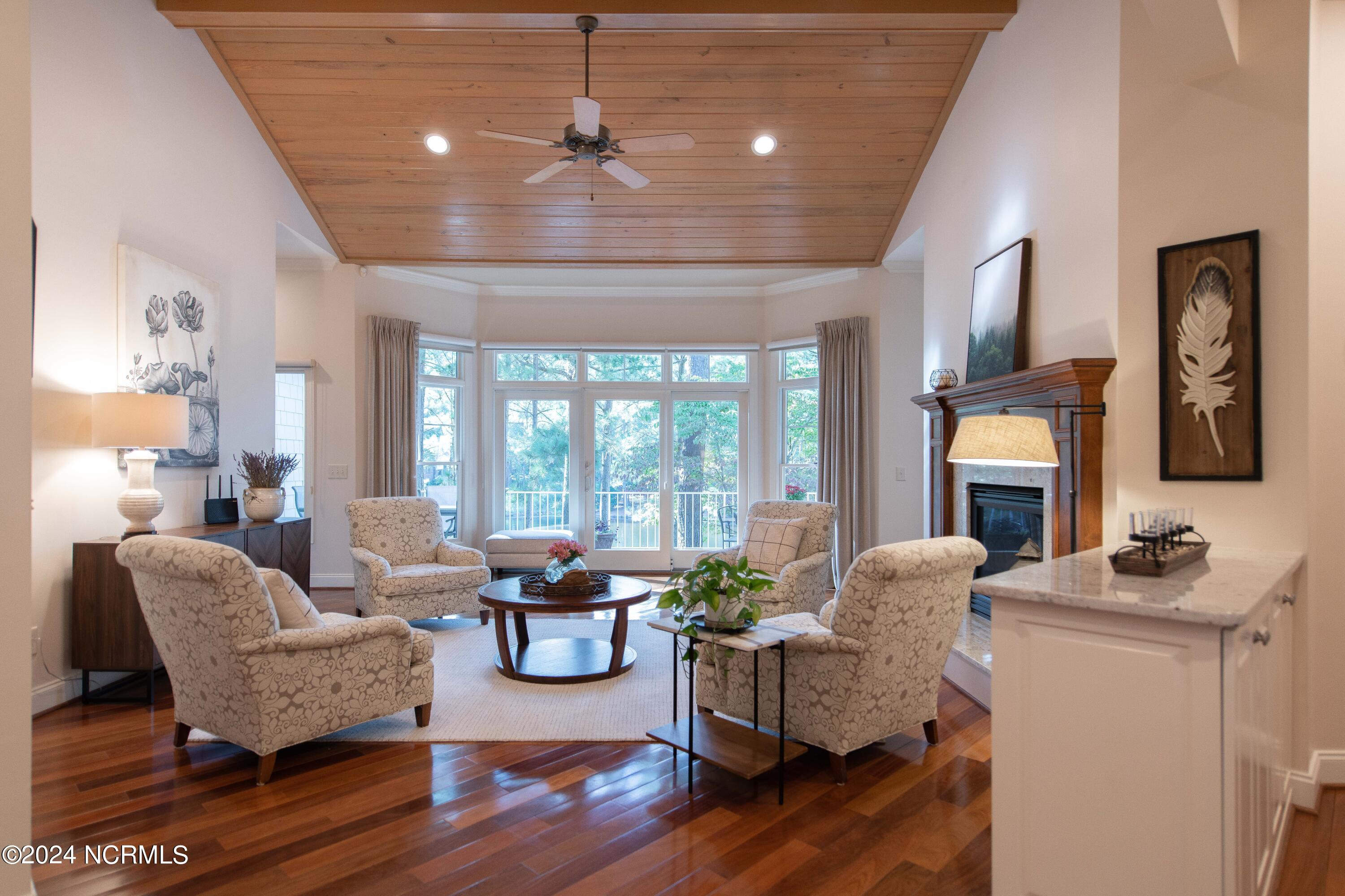 32 Loch Lomond Court