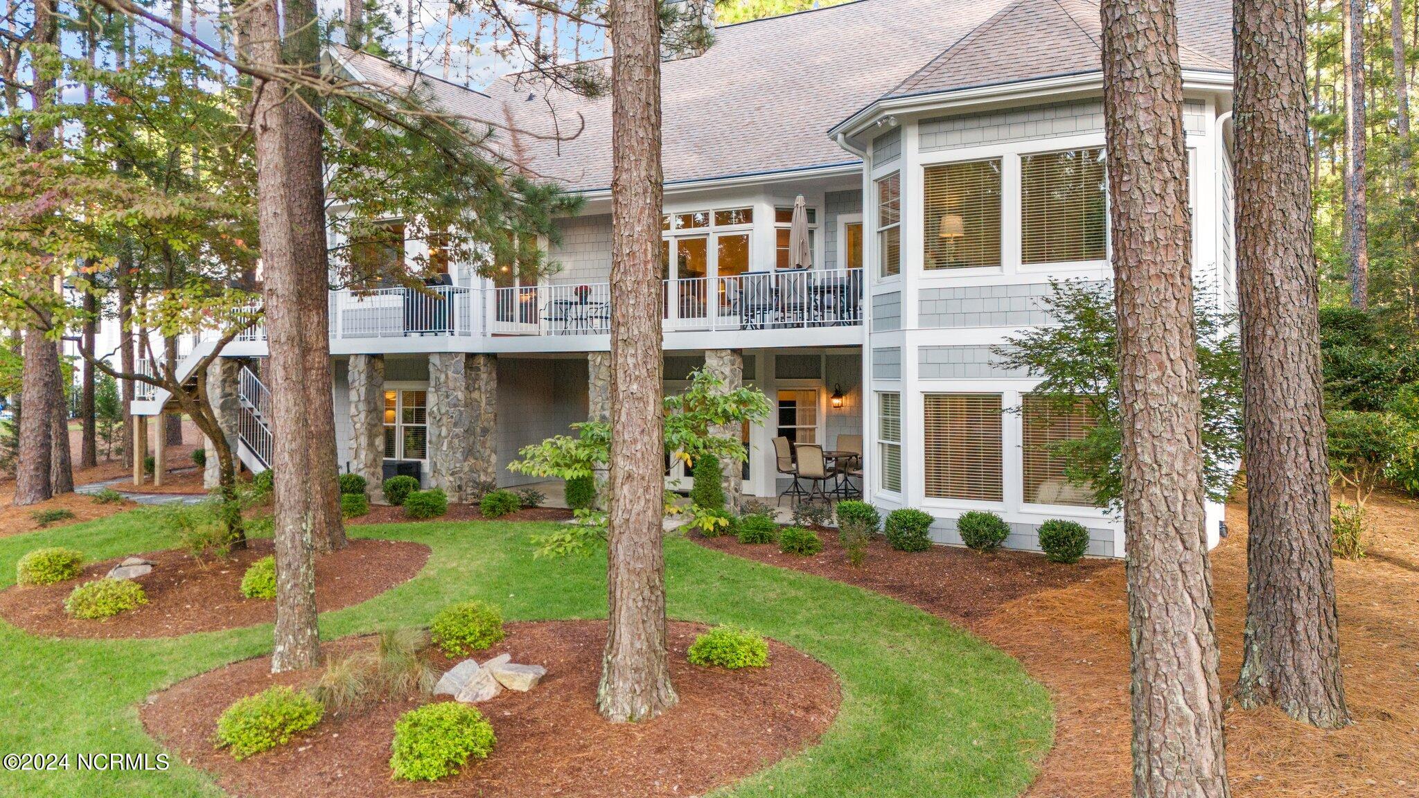 32 Loch Lomond Court