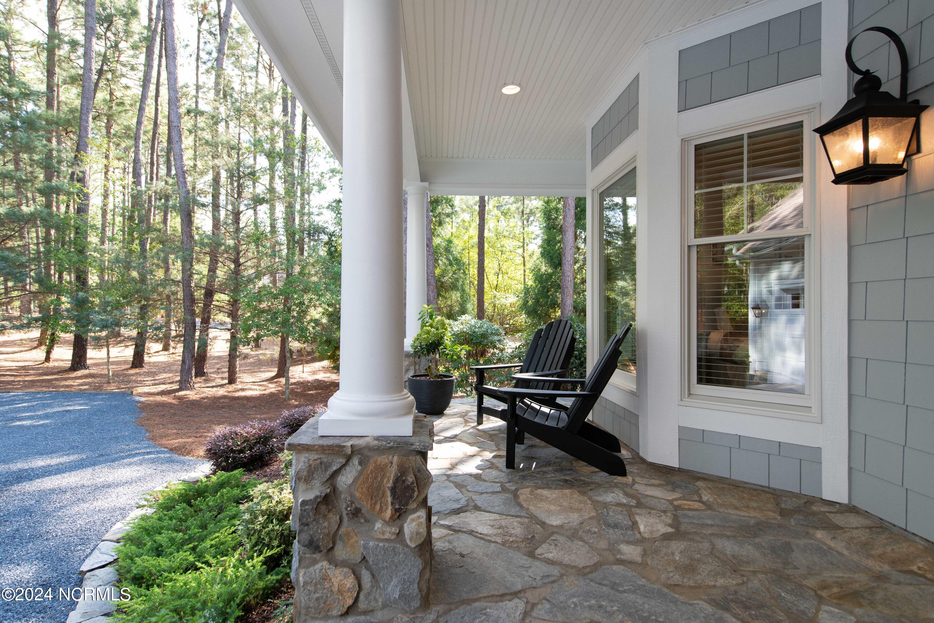 32 Loch Lomond Court