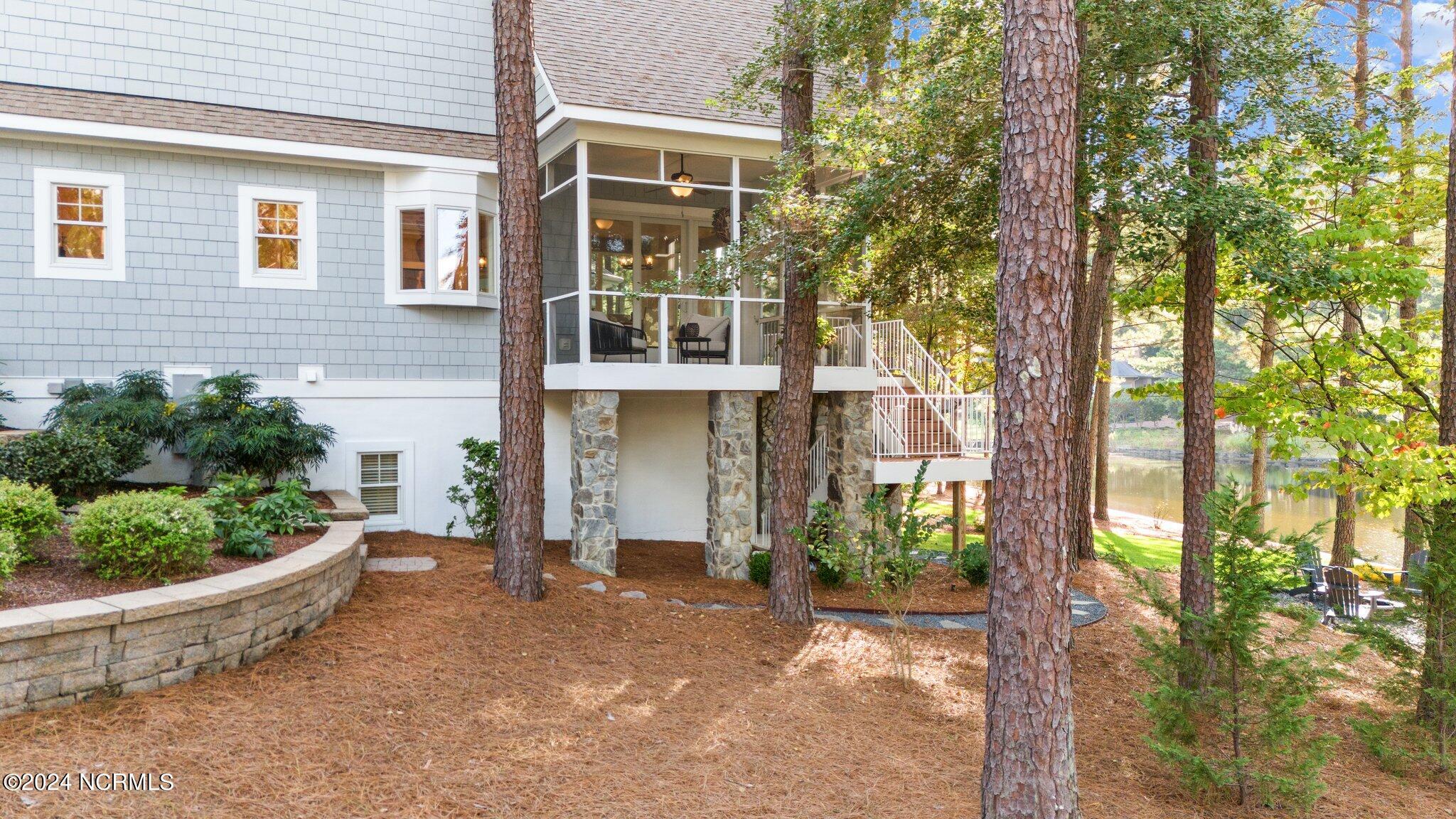 32 Loch Lomond Court