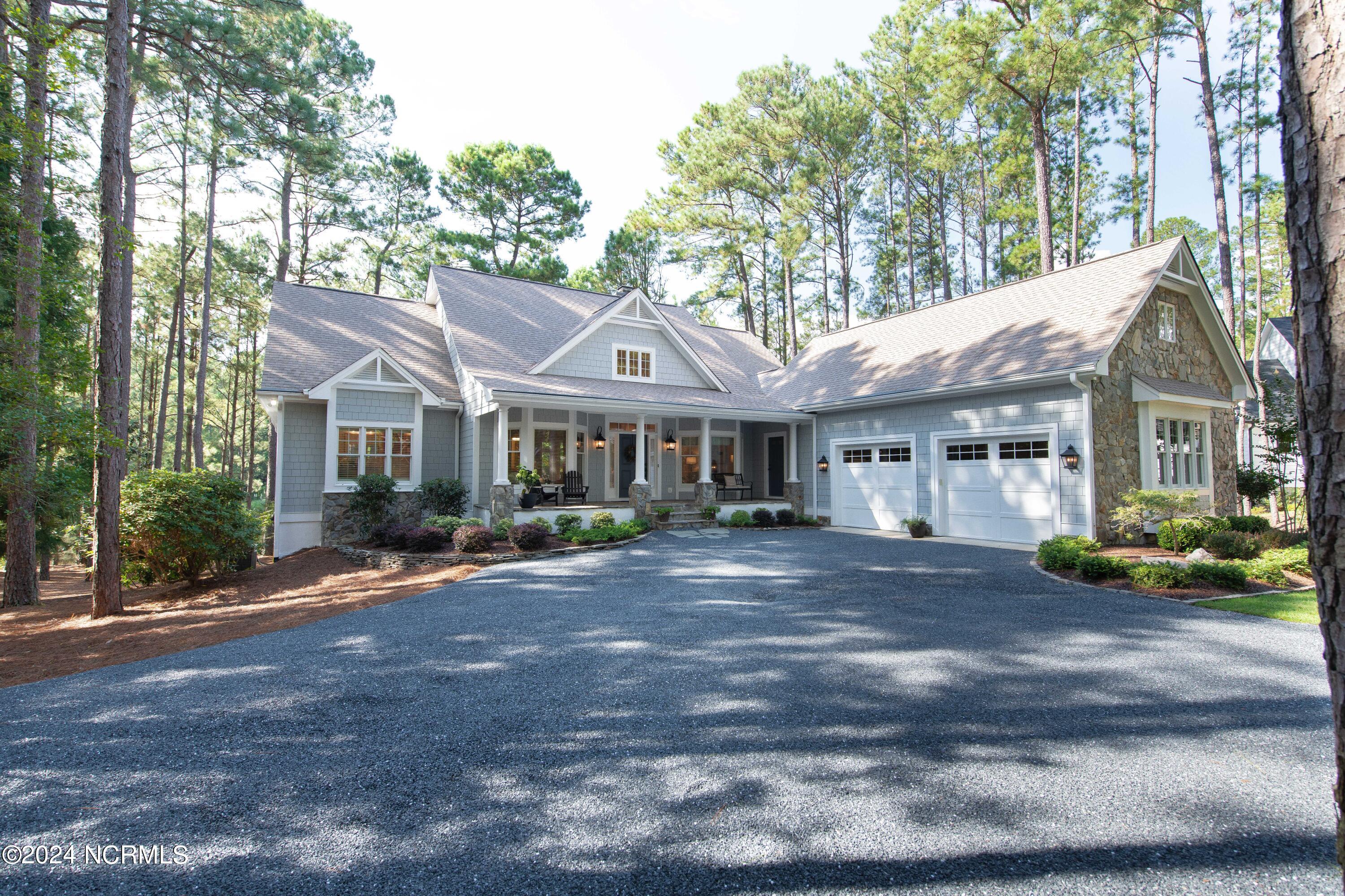 32 Loch Lomond Court