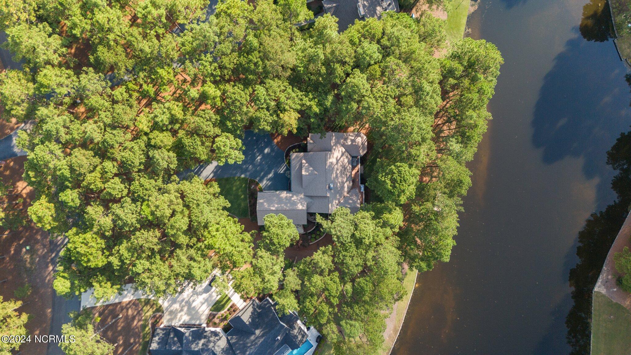 32 Loch Lomond Court