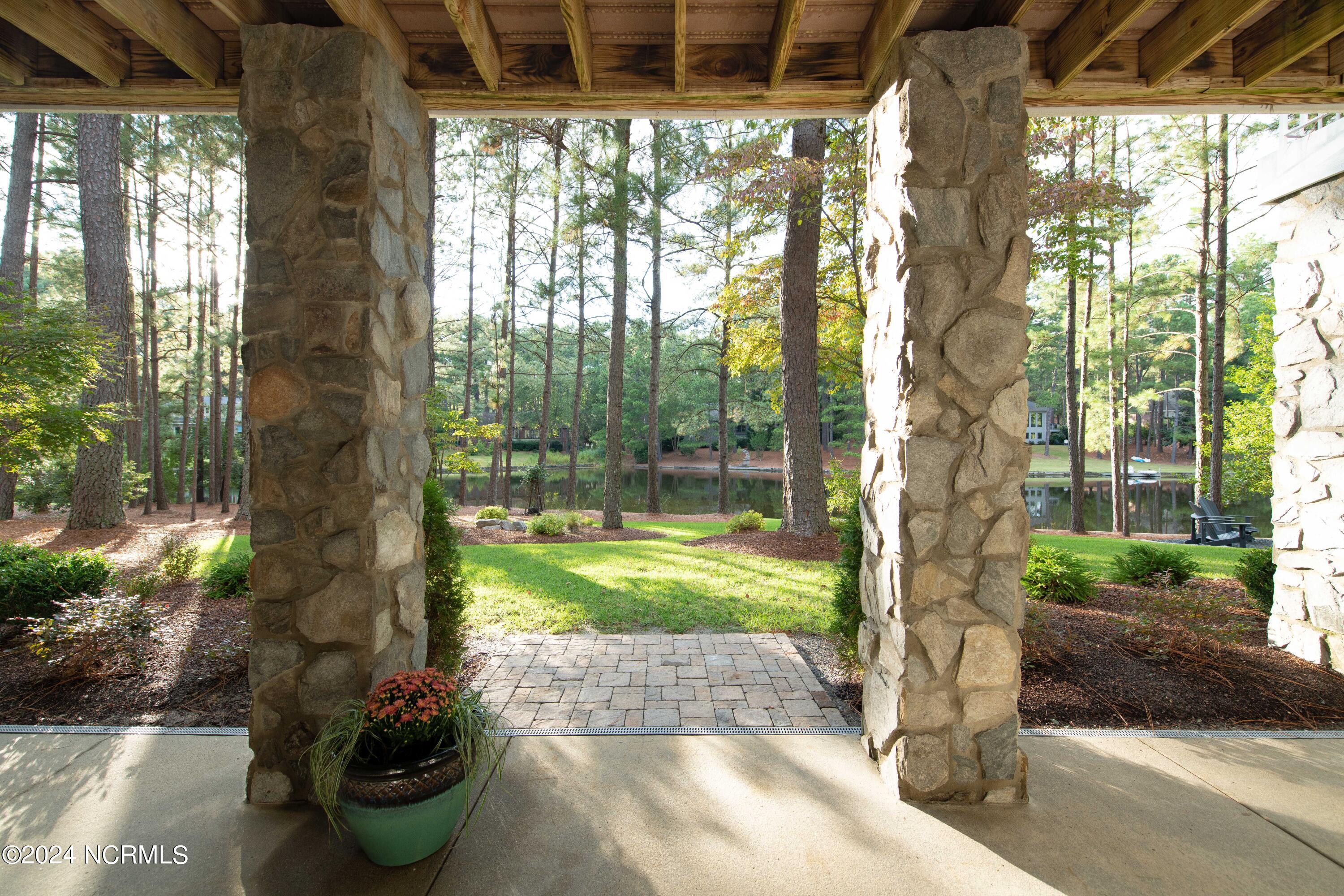 32 Loch Lomond Court