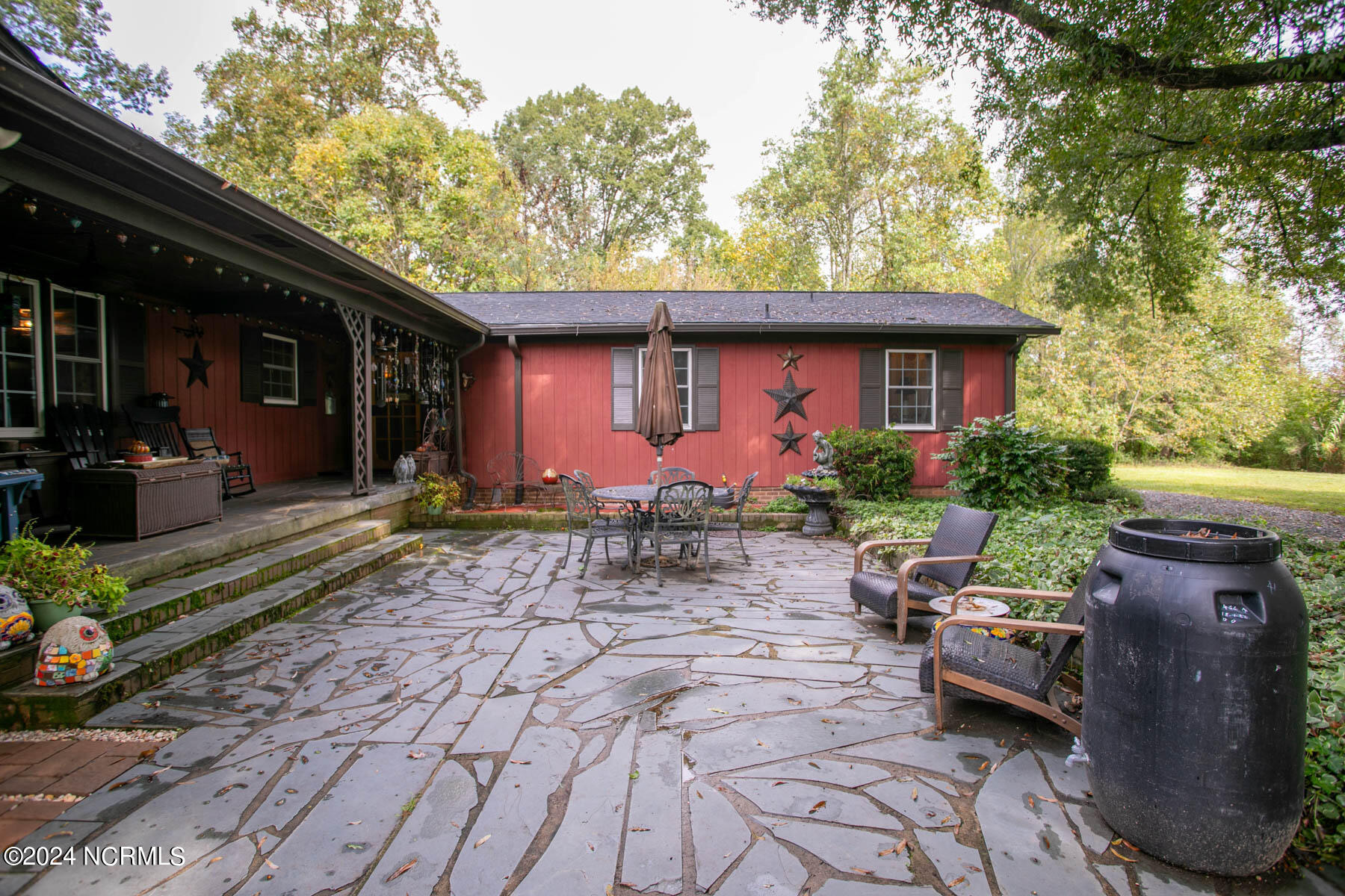 542 W College Street