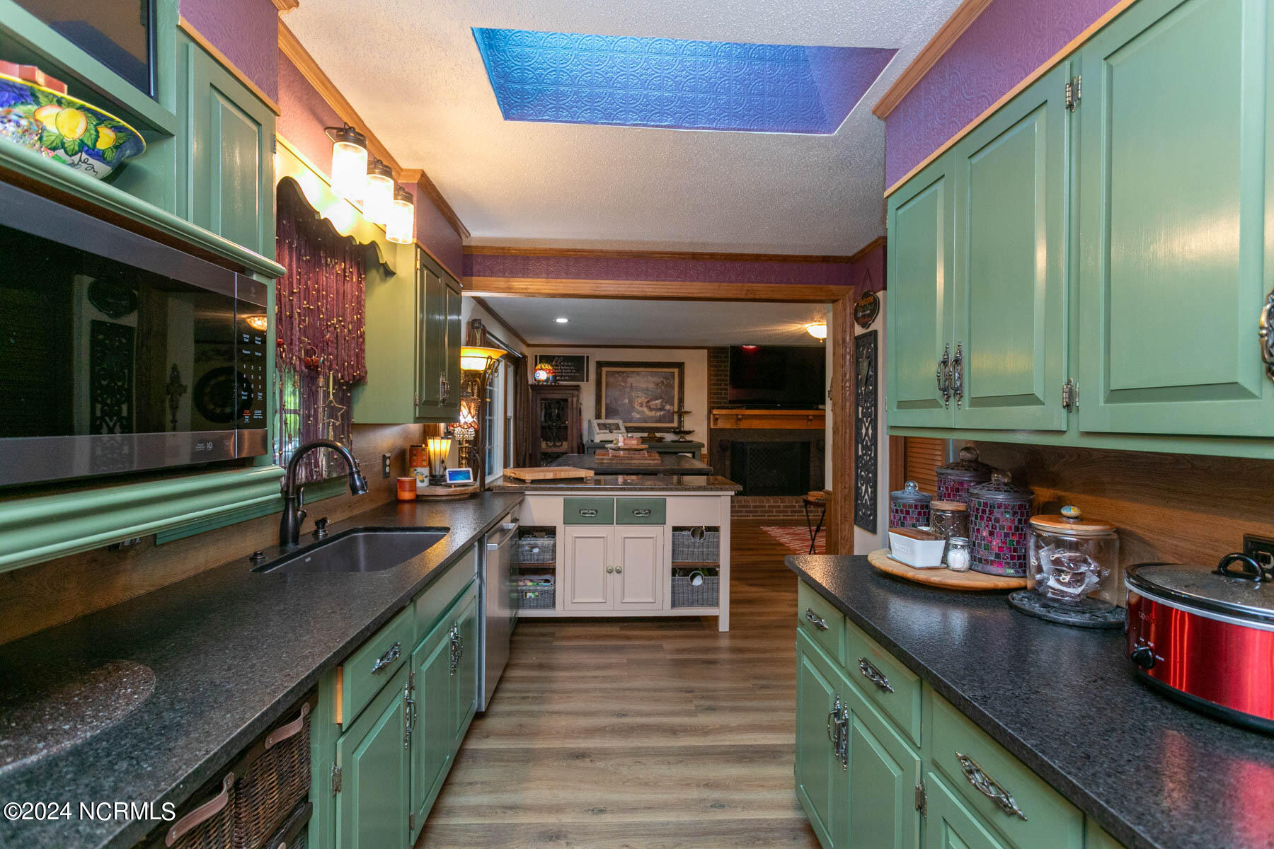 542 W College Street