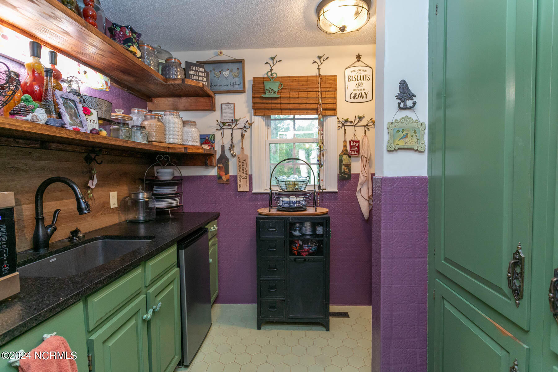 542 W College Street