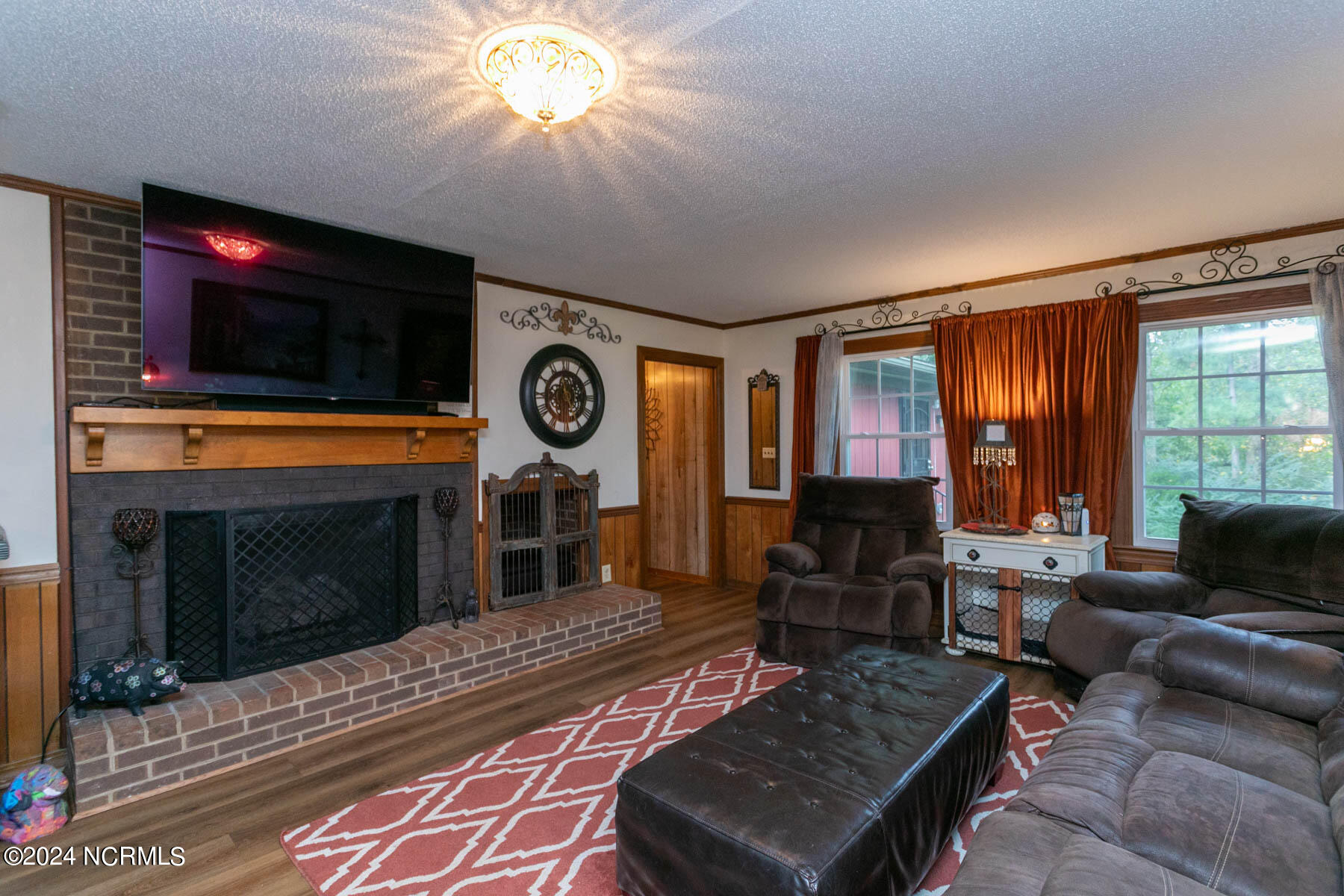 542 W College Street