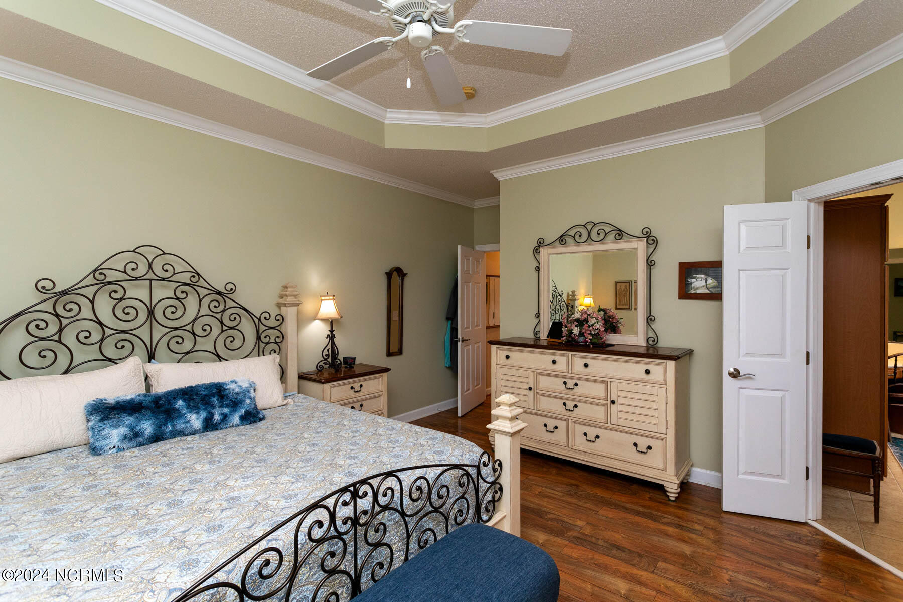 108 Devonshire Avenue E