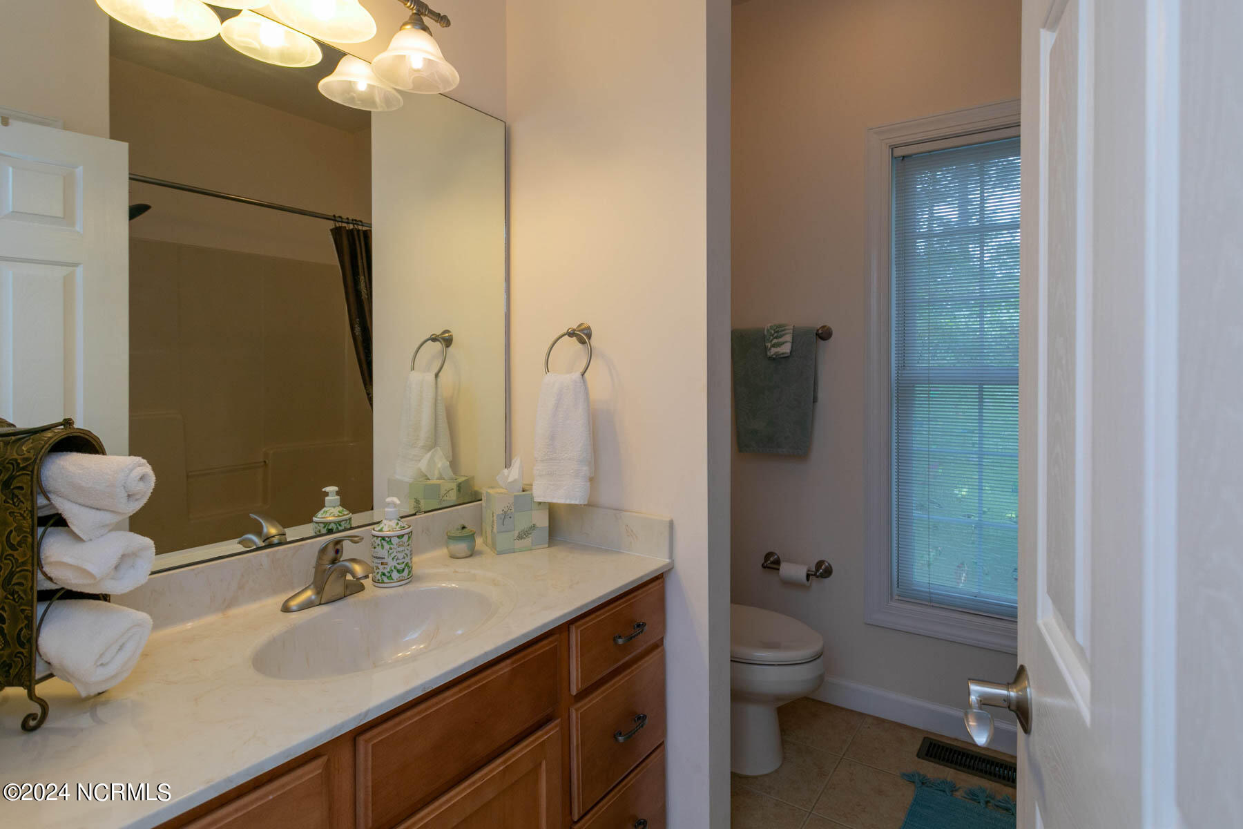 108 Devonshire Avenue E