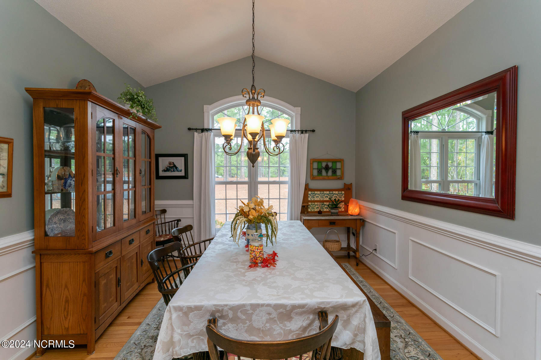 108 Devonshire Avenue E