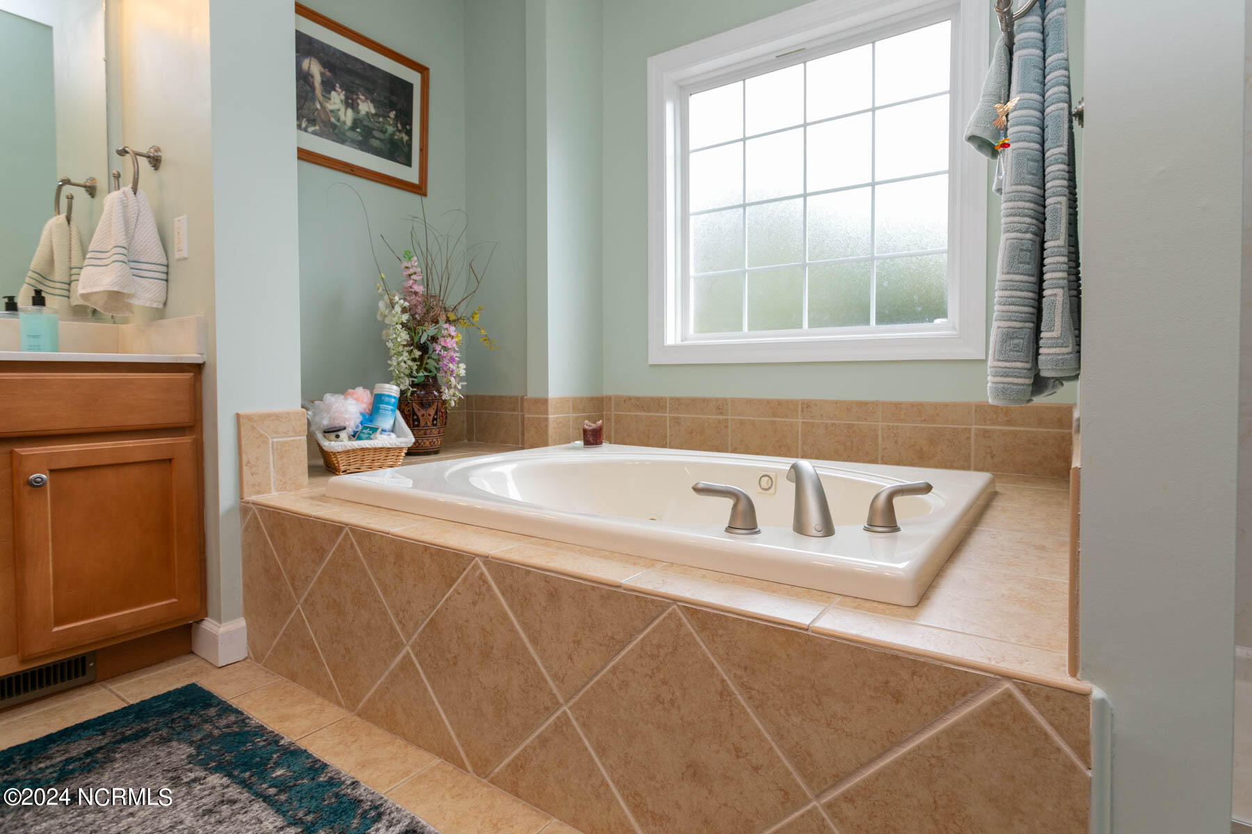 108 Devonshire Avenue E