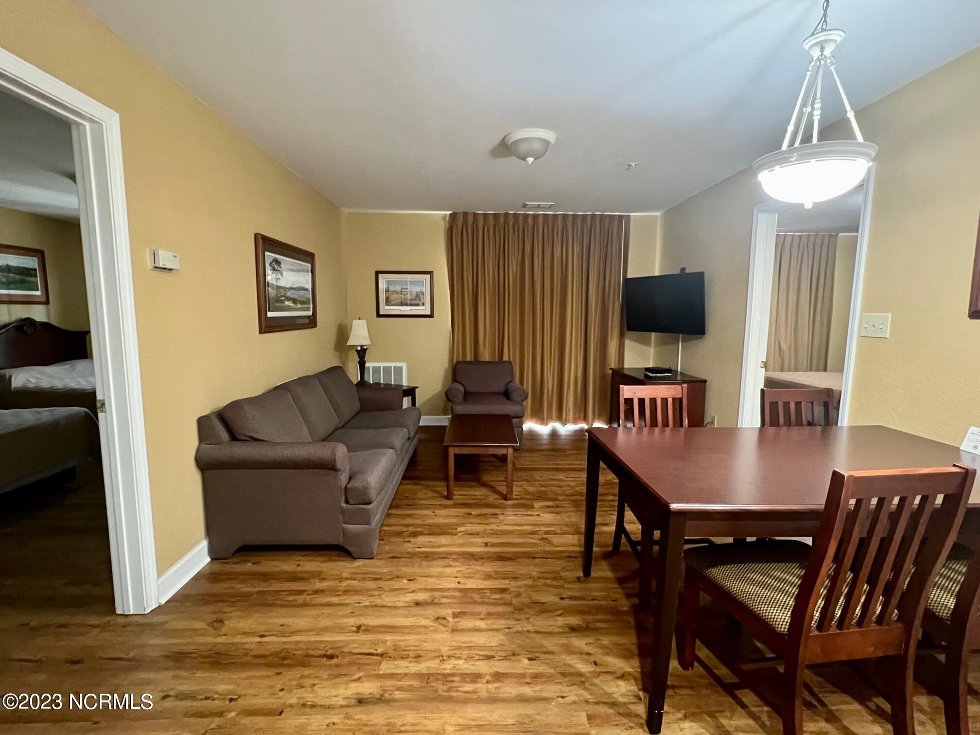 510 Little River Farm Boulevard, 106 B