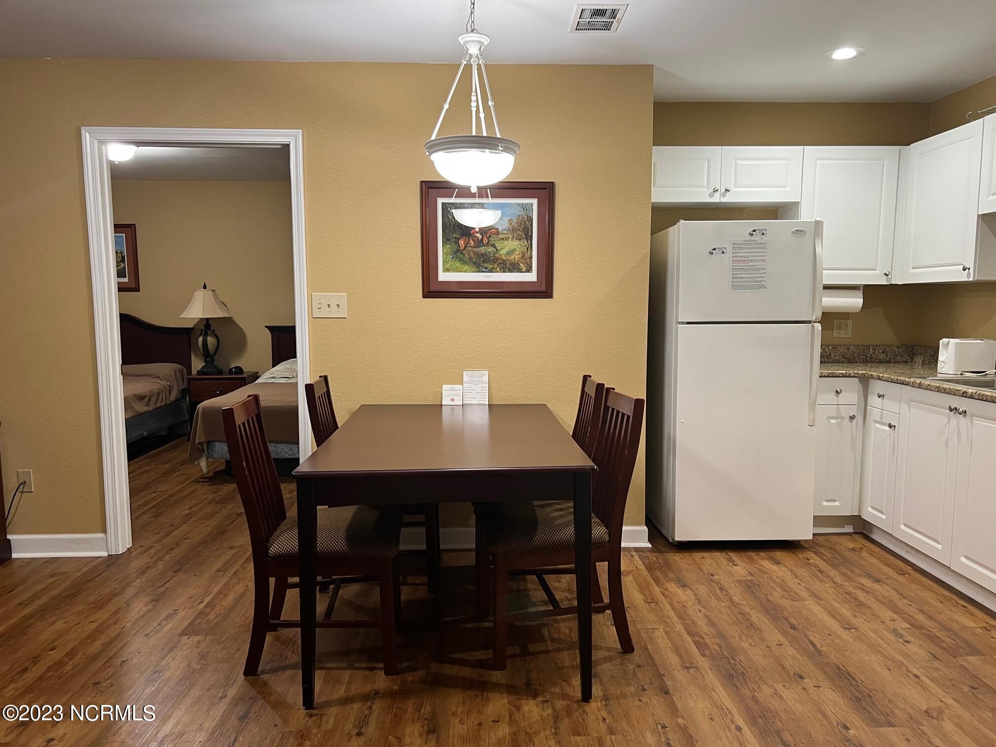 510 Little River Farm Boulevard, 106 B