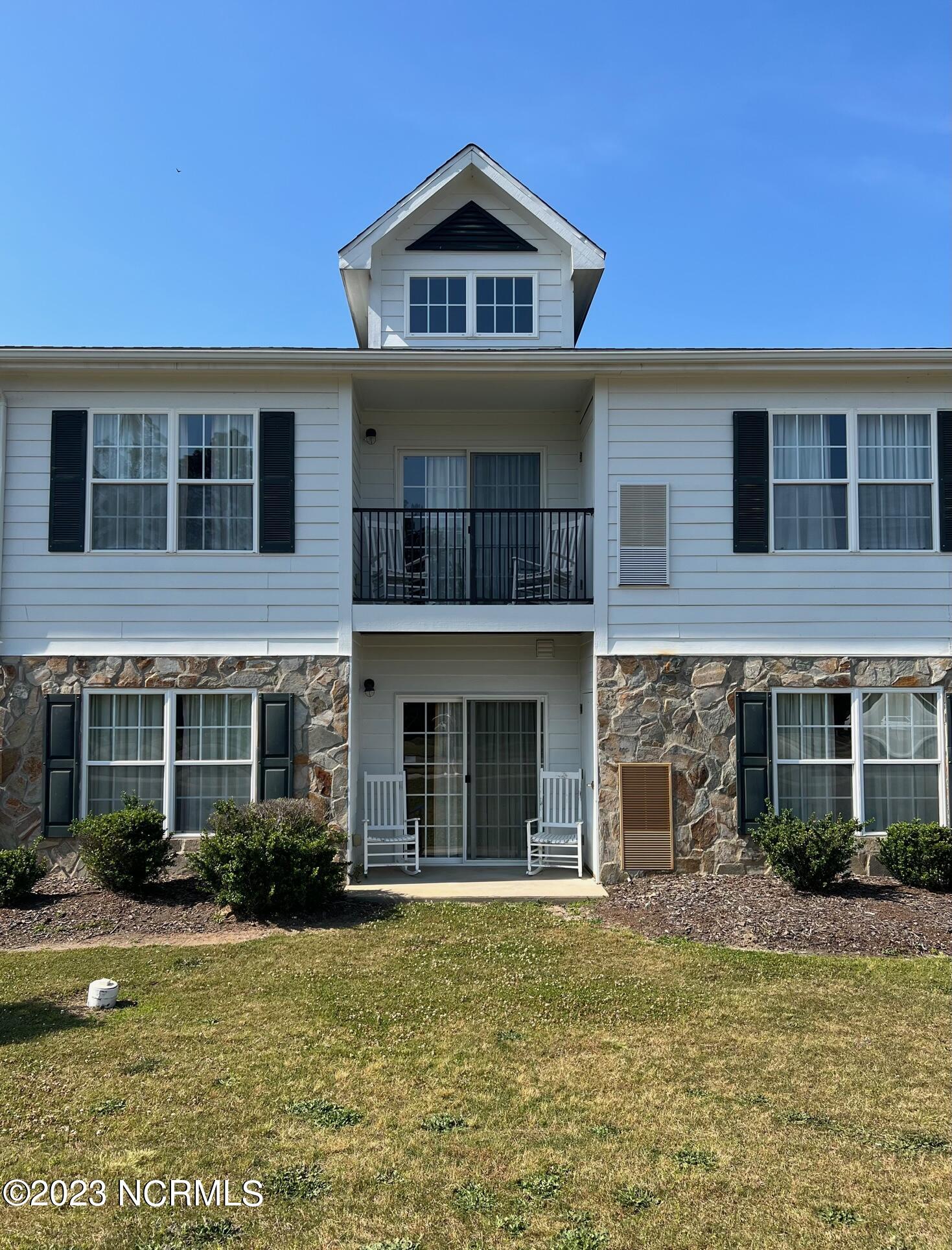 510 Little River Farm Boulevard, 106 B