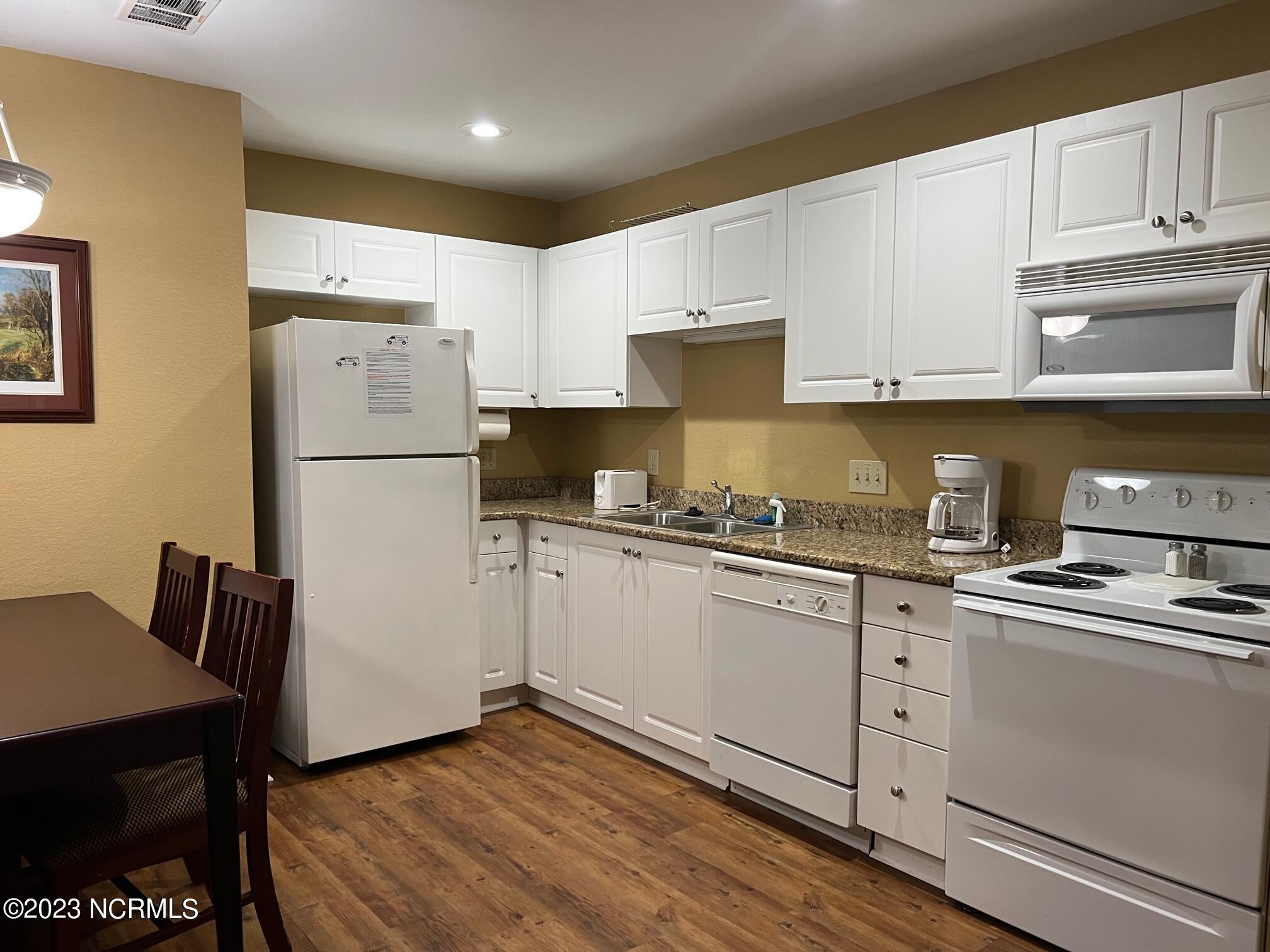 510 Little River Farm Boulevard, 106 B