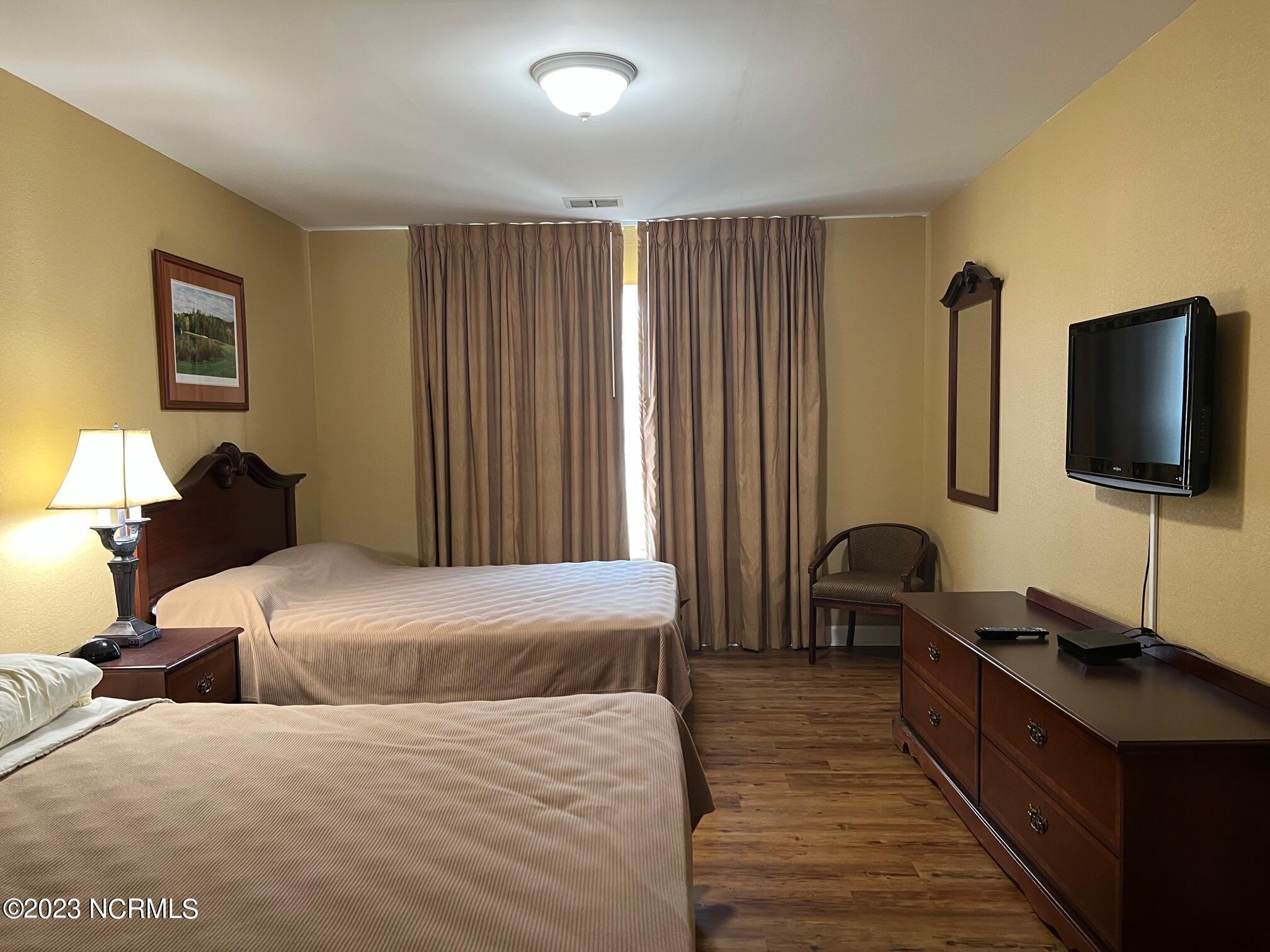 510 Little River Farm Boulevard, 106 B