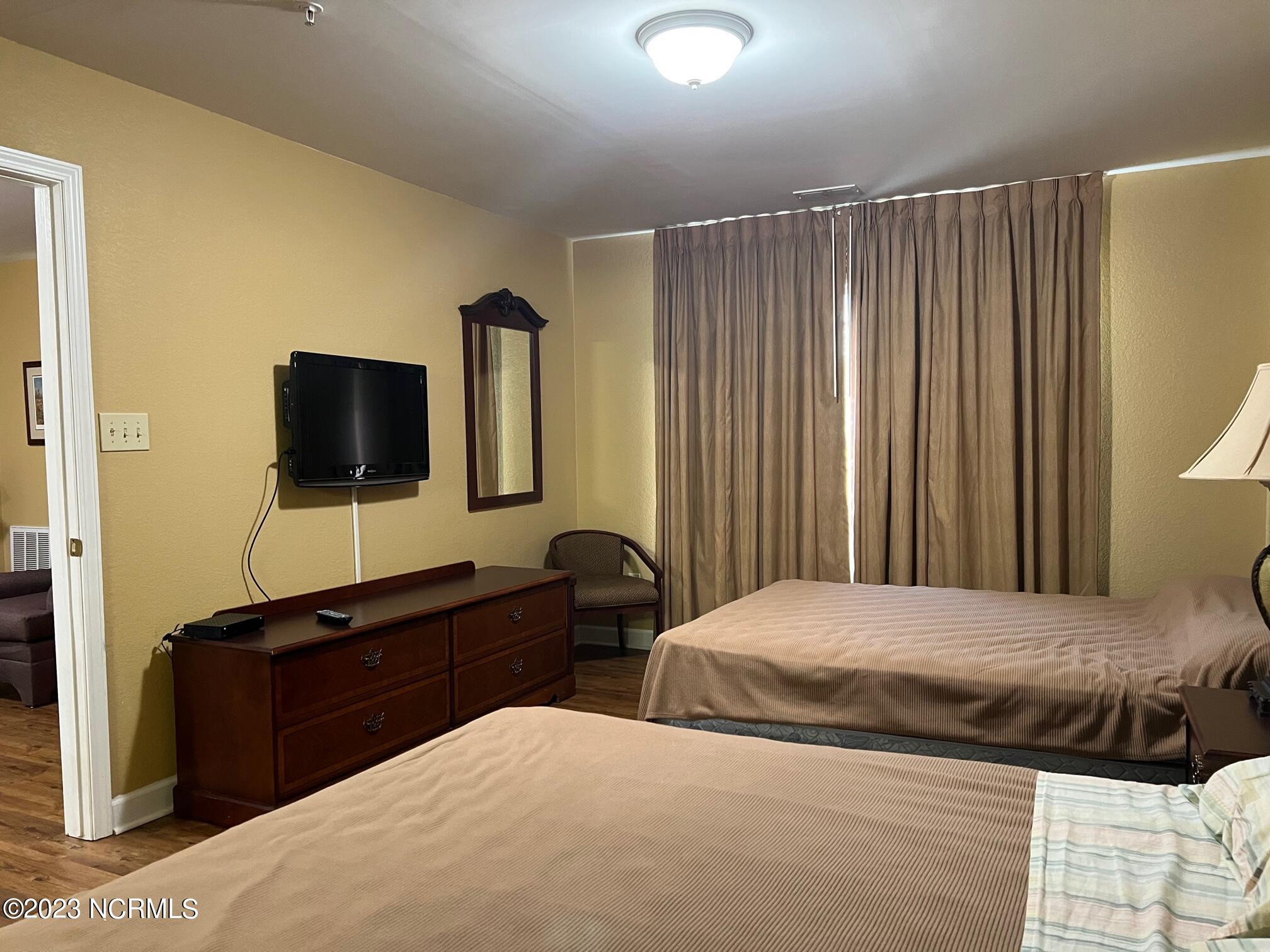 510 Little River Farm Boulevard, 106 B