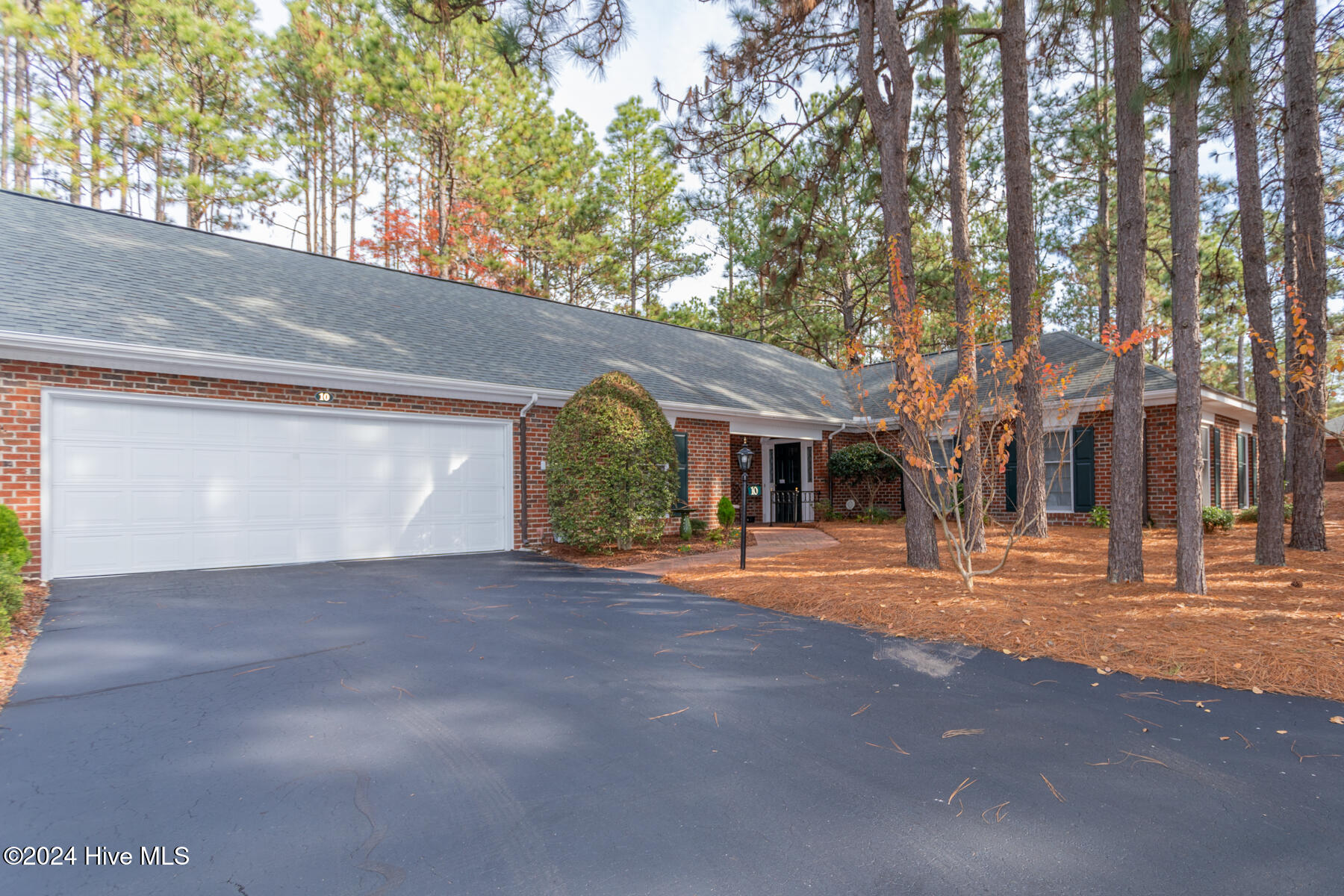 10 Ravenel Court