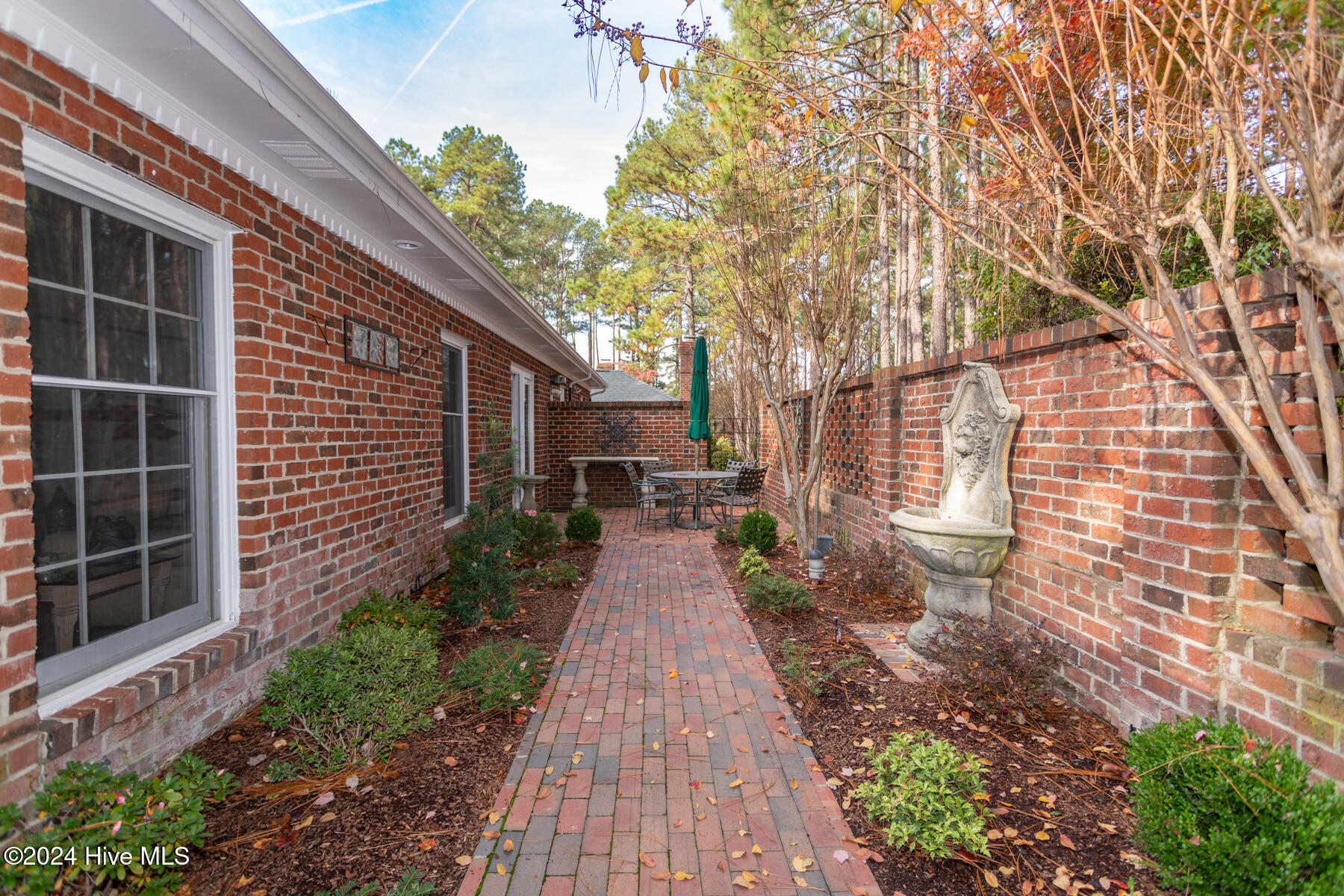 10 Ravenel Court
