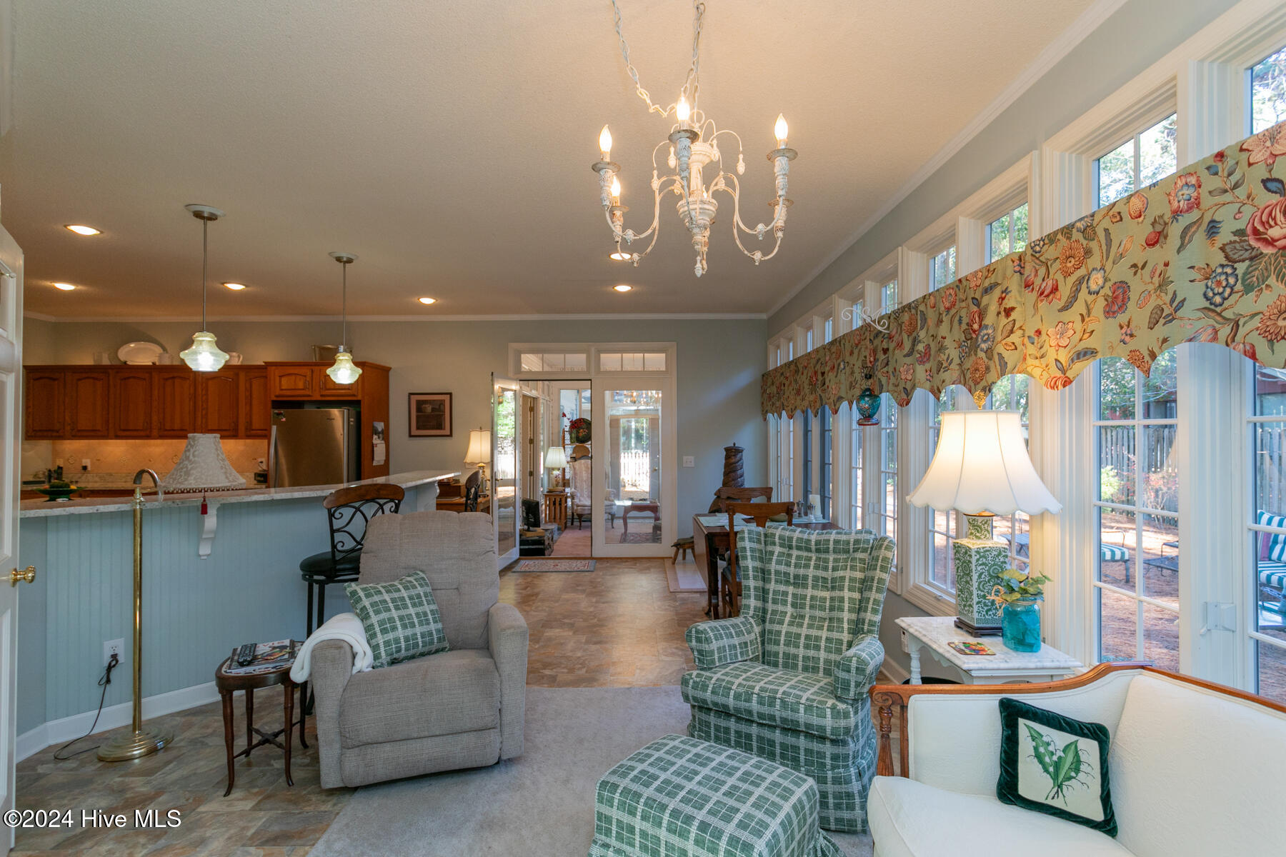 290 Lake Forest Drive