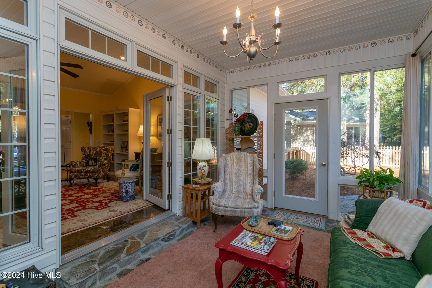 290 Lake Forest Drive