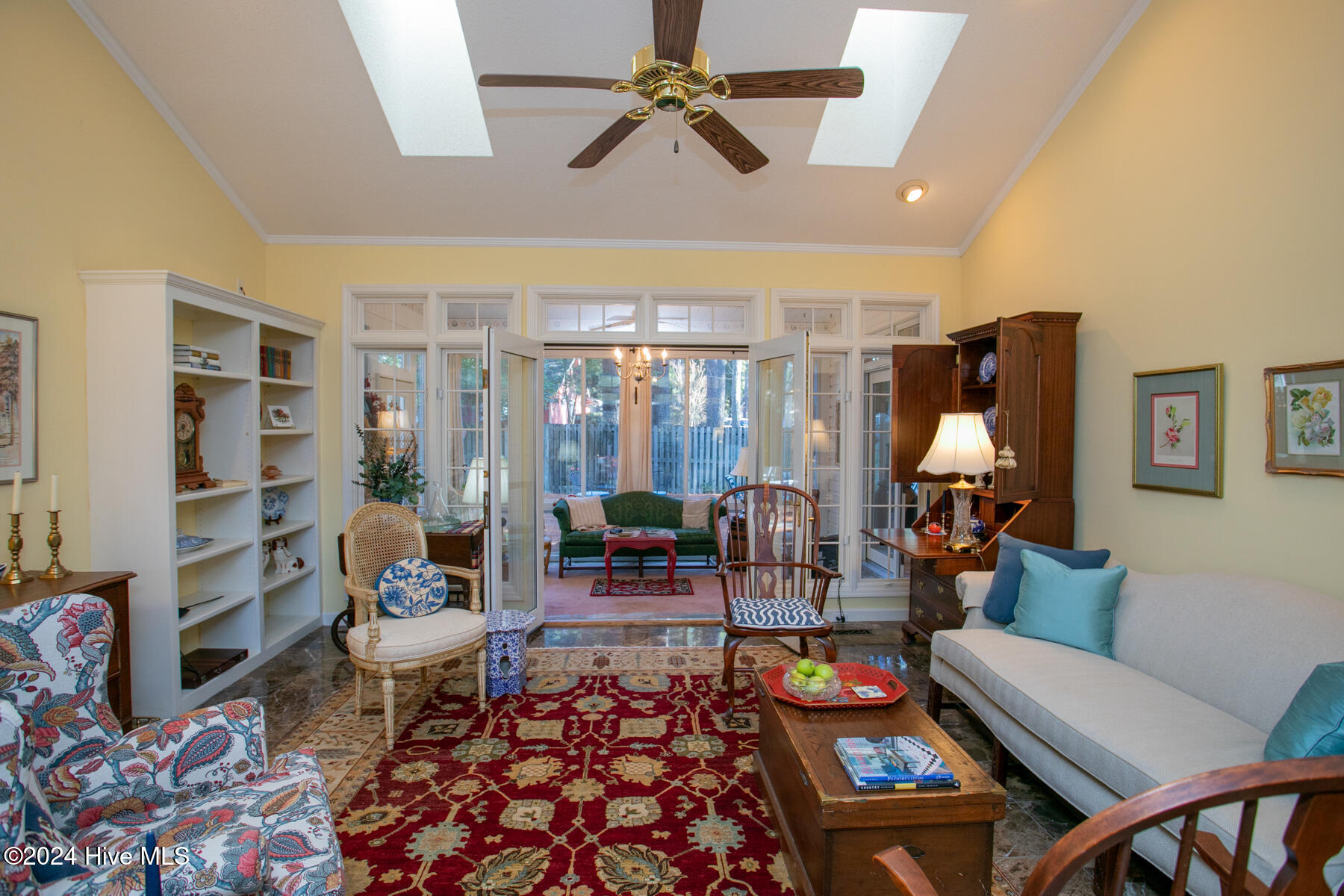 290 Lake Forest Drive