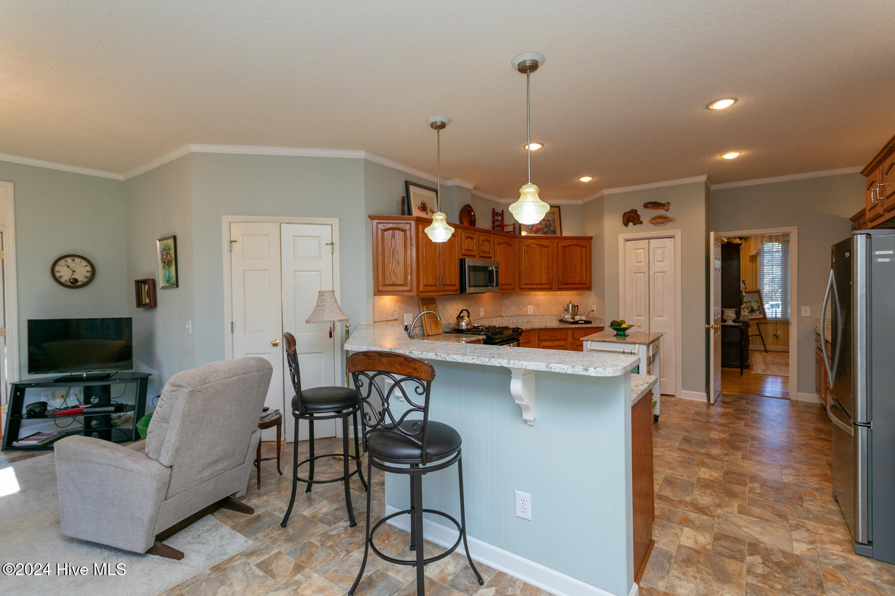 290 Lake Forest Drive