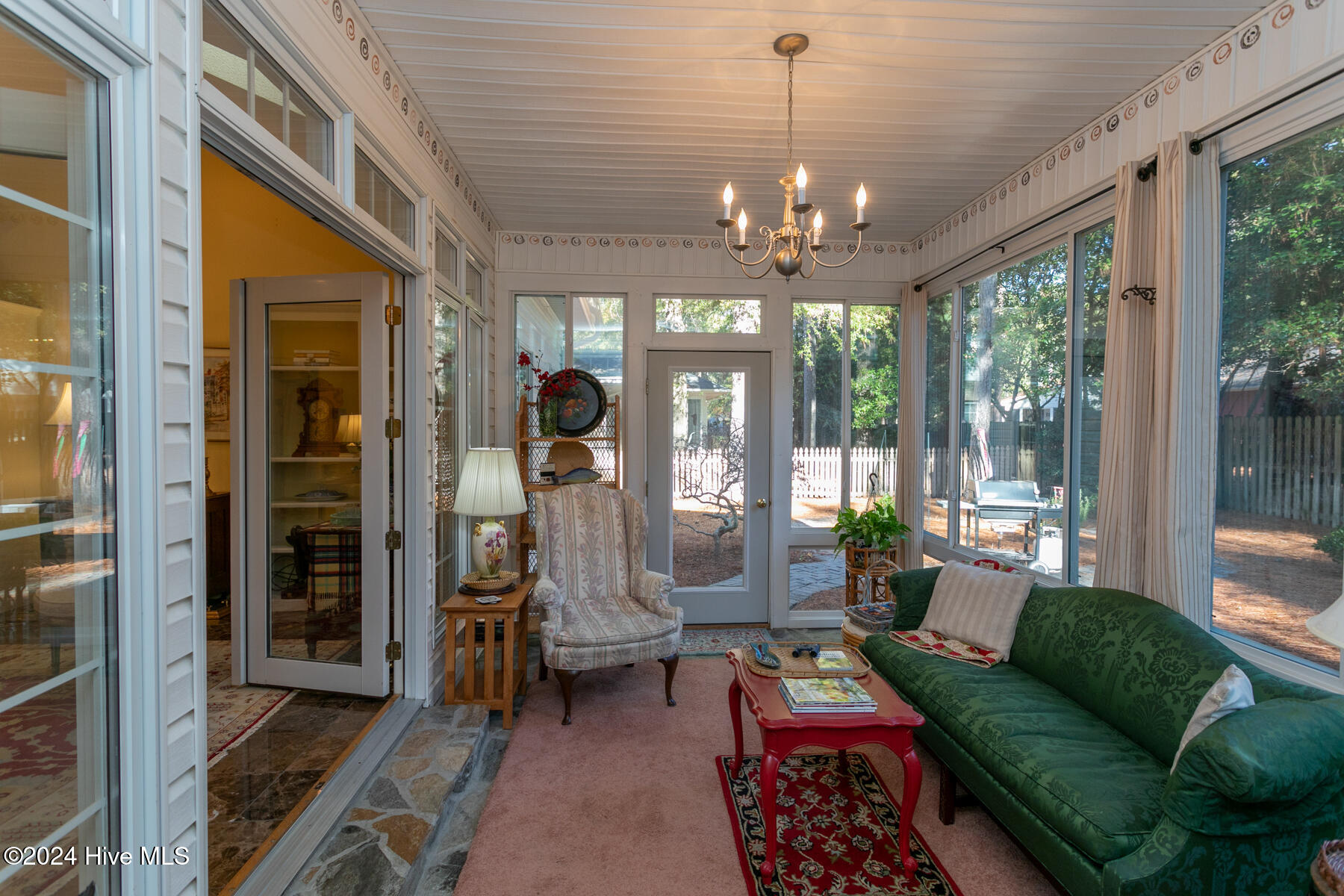 290 Lake Forest Drive