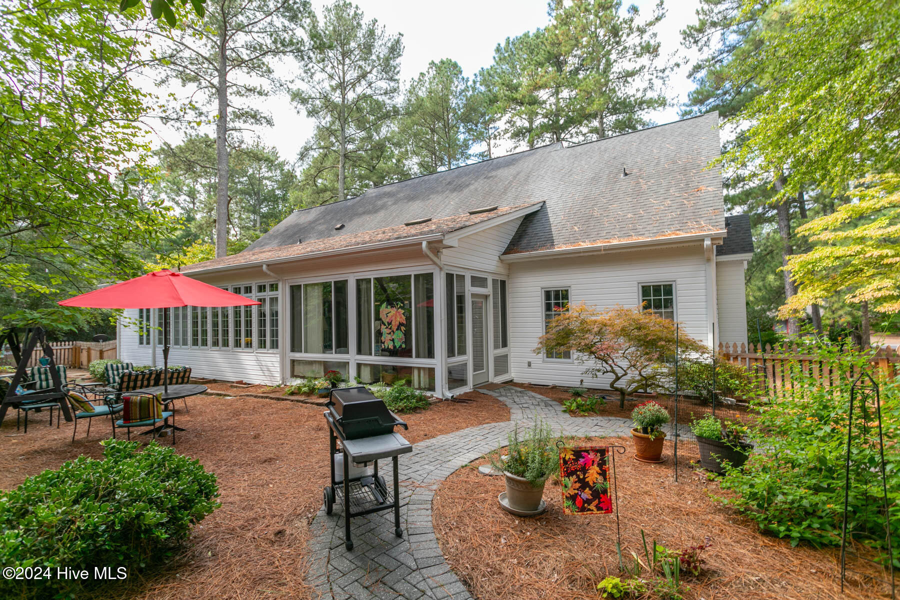 290 Lake Forest Drive