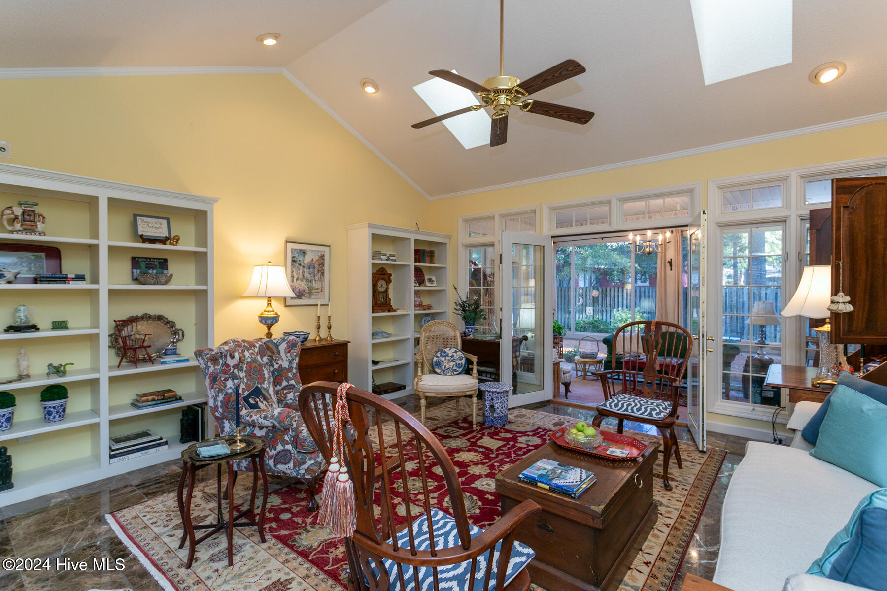 290 Lake Forest Drive